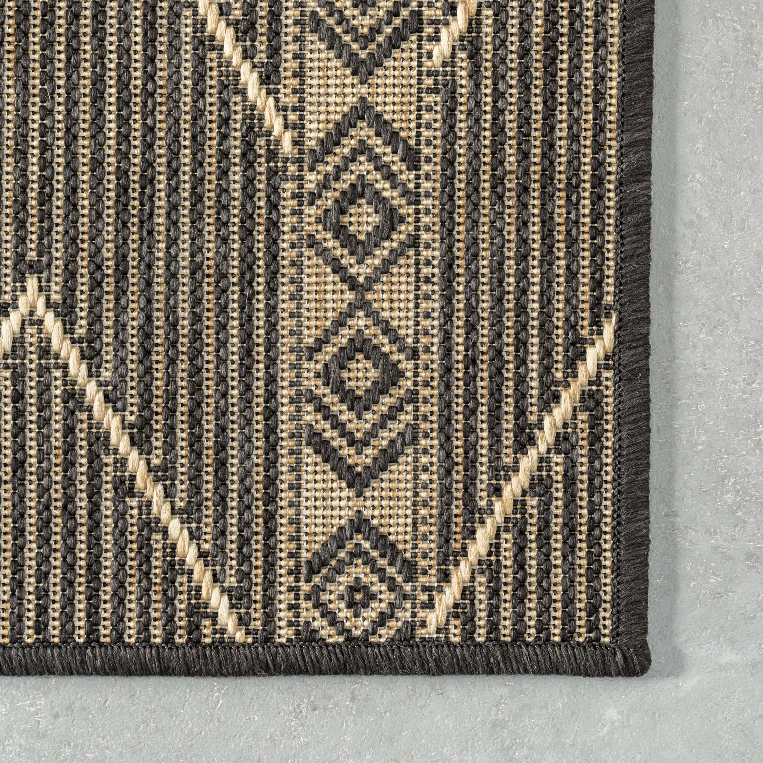 Ivonne Chevron Tribal Indoor/Outdoor Area Rug - Image 5