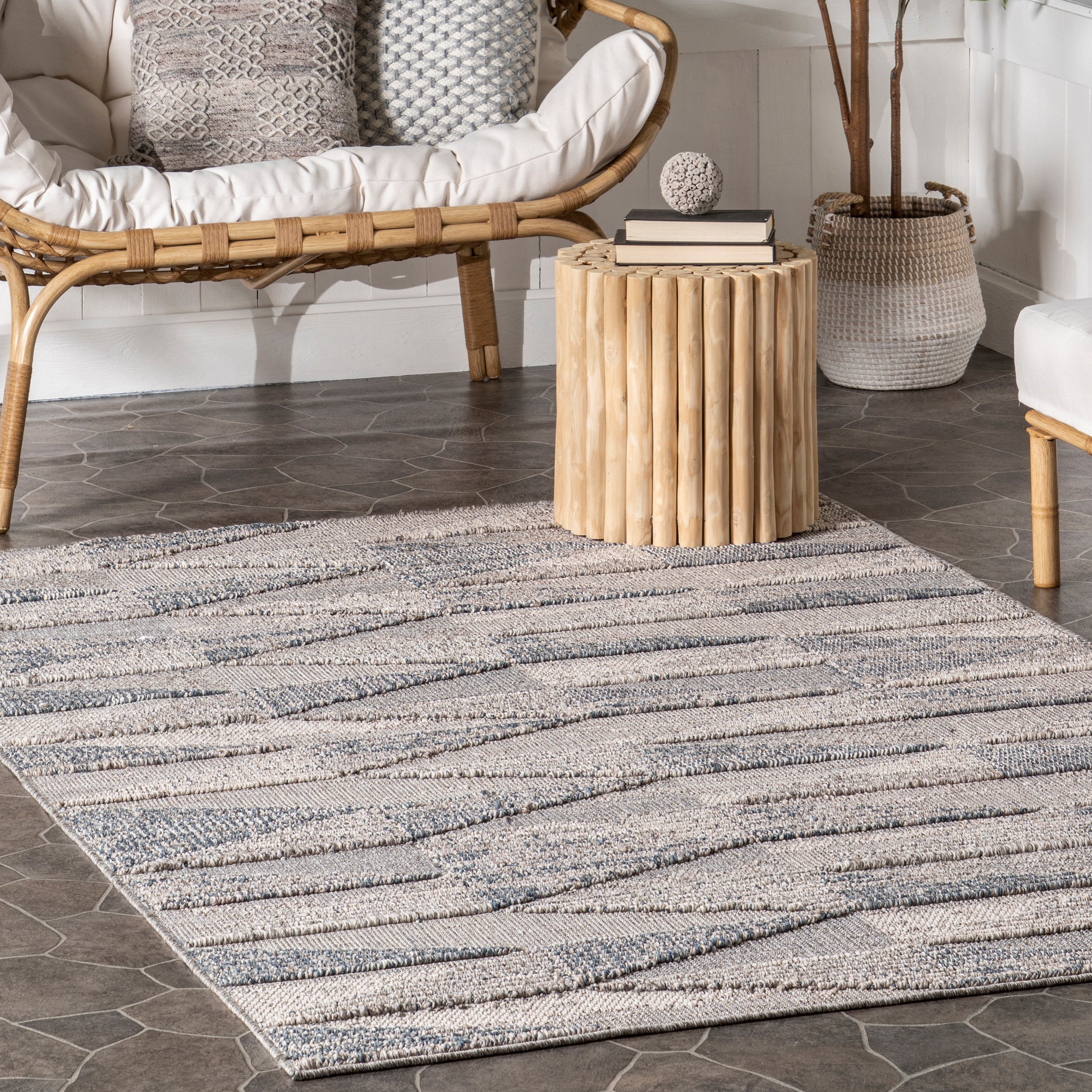 Lorene High-Low Geometric Indoor/Outdoor Area Rug - Image 9