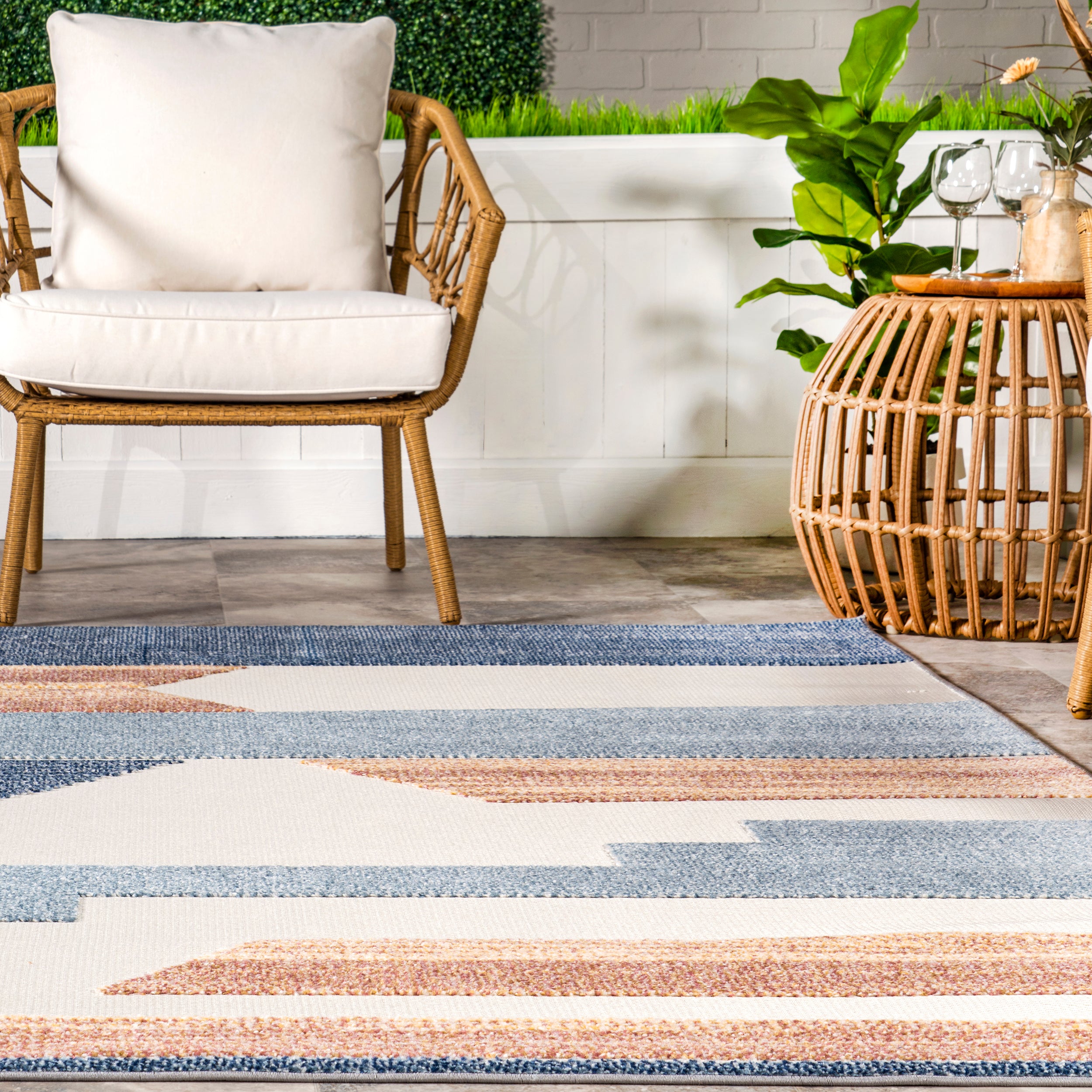 Oaklyn Contemporary Indoor/Outdoor Area Rug - Image 8