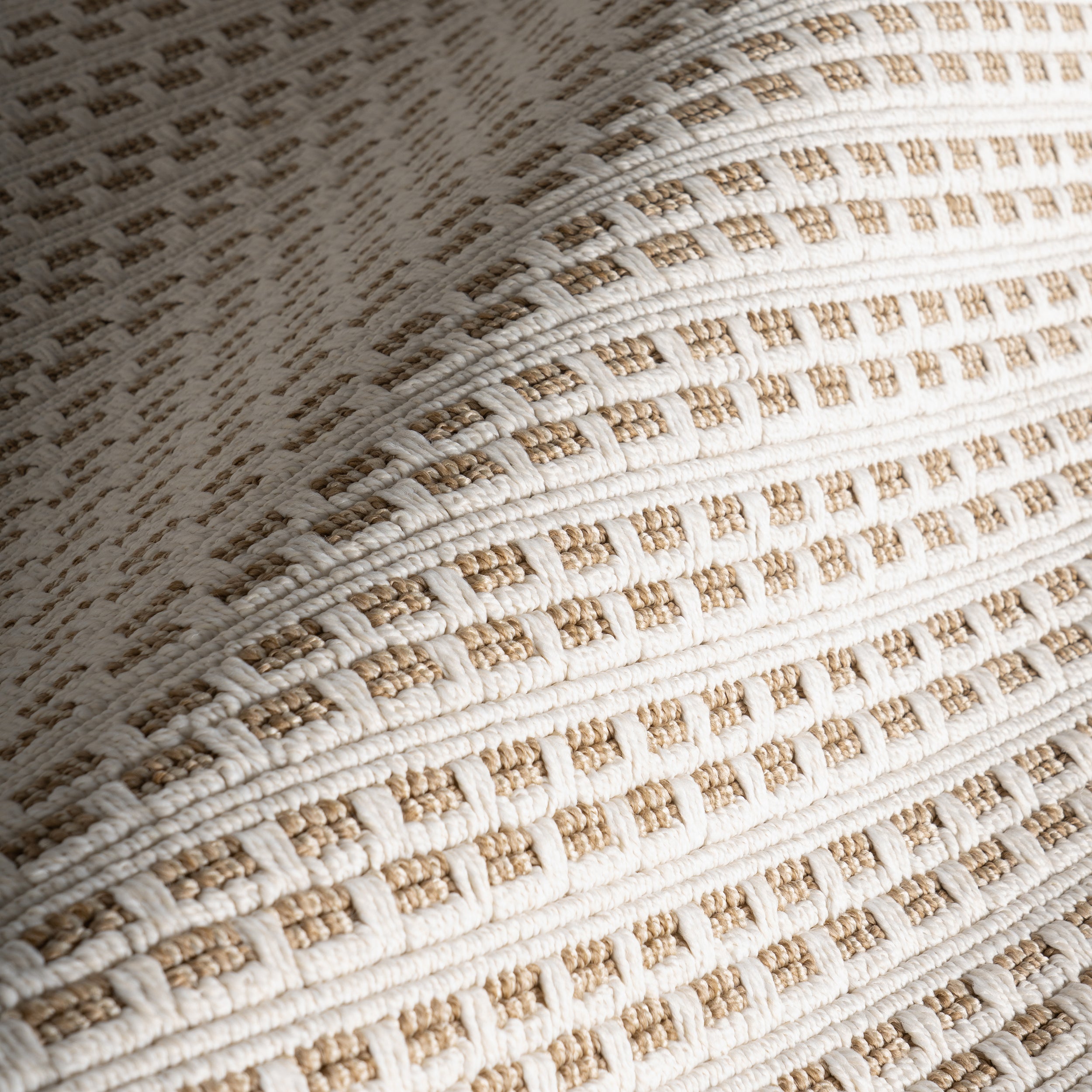 Havanah Geometric Indoor/Outdoor Area Rug - Image 5