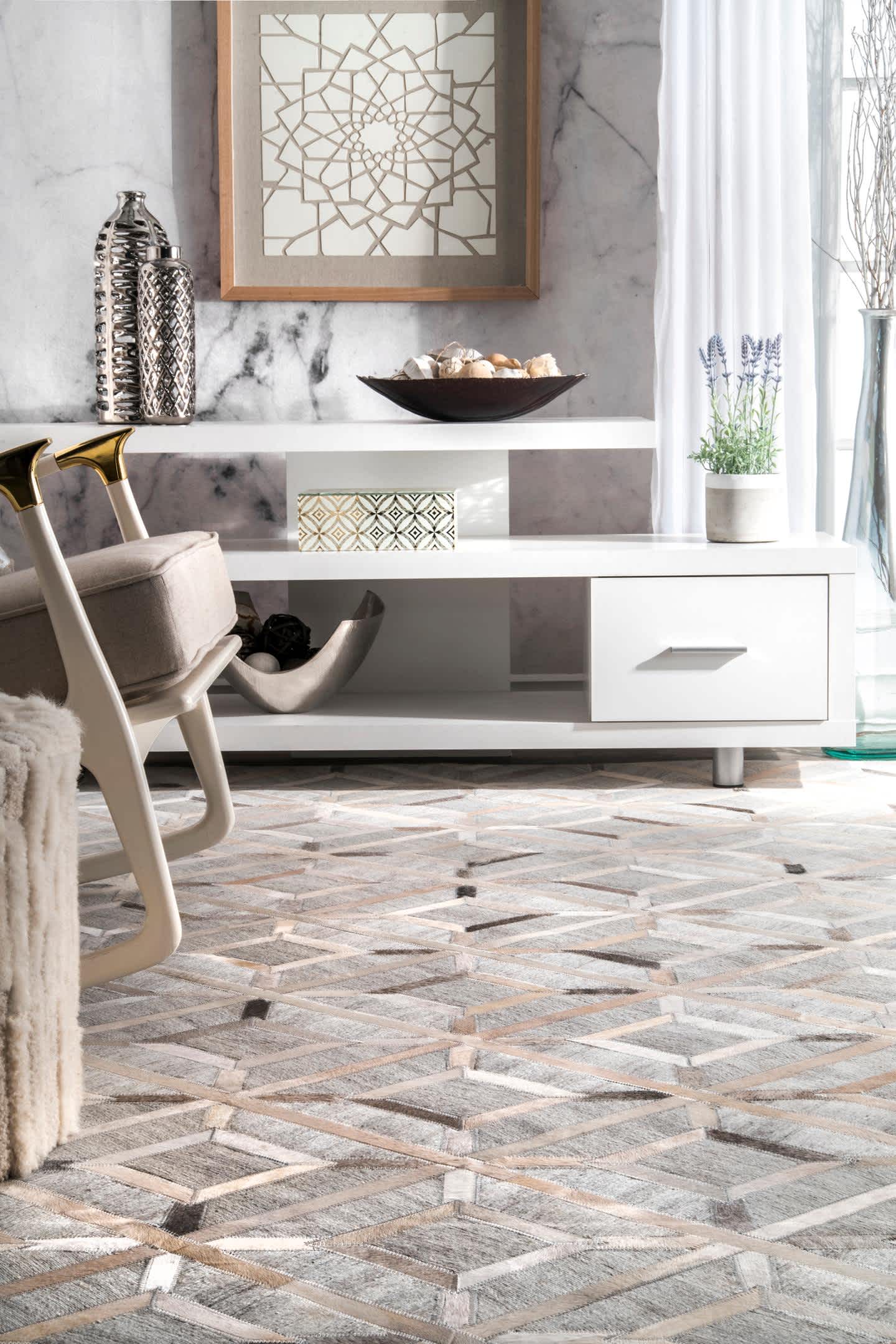Handmade Cowhide Chanda Area Rug - Image 4