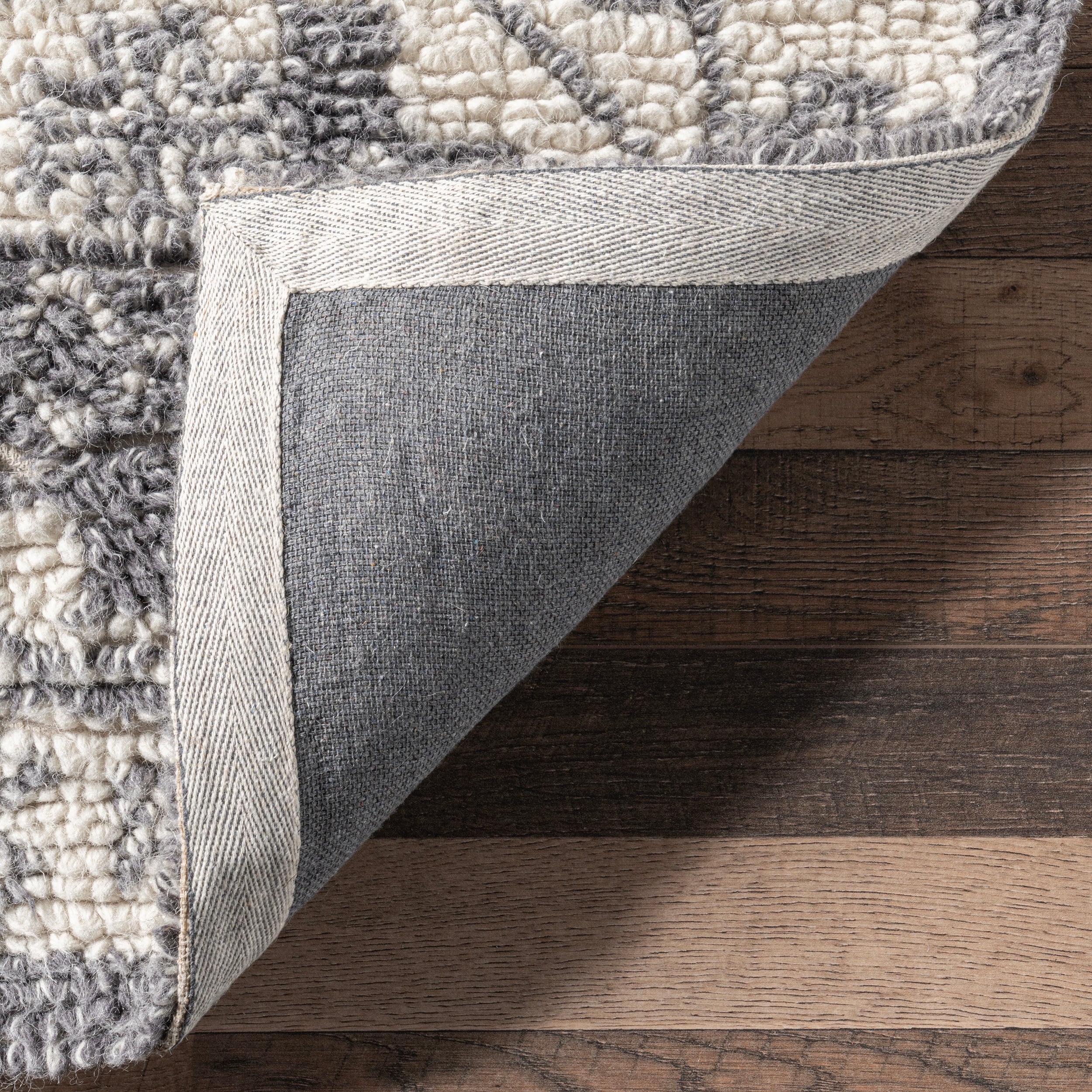 Nellie Traditional Persian Wool Area Rug - Image 7
