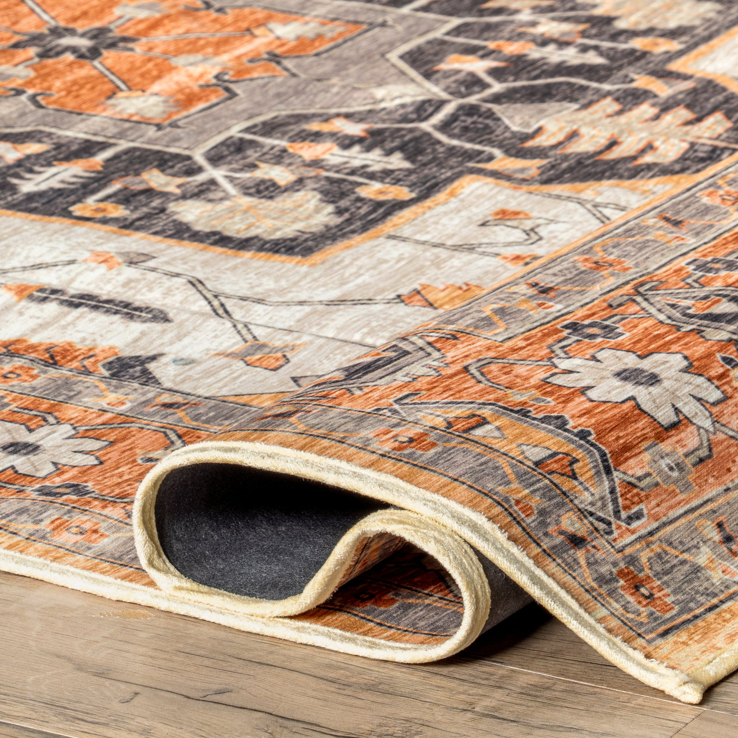 Cira Traditional Vintage Machine Washable Area Rug - Image 4