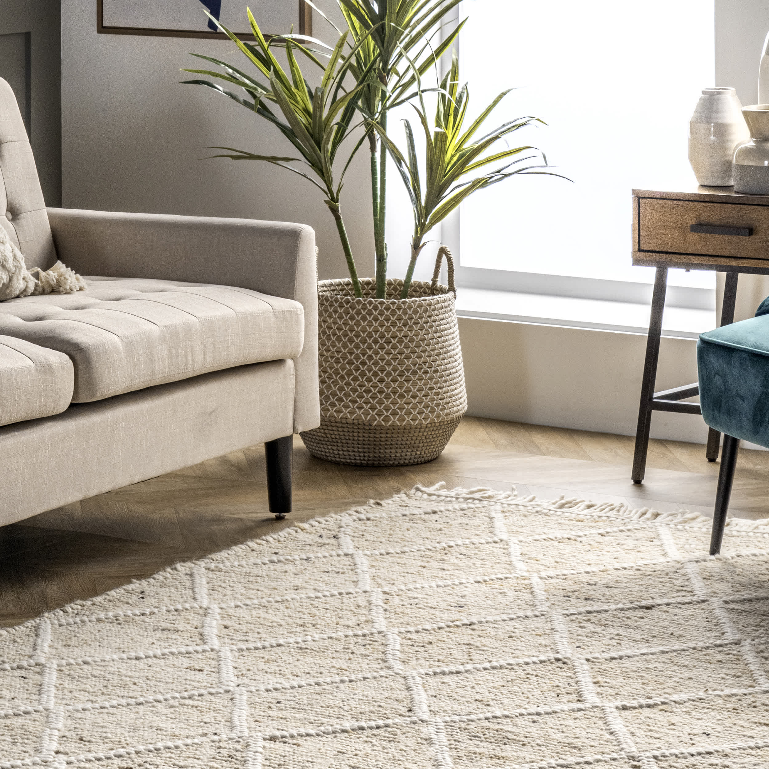 Brooklyn Textured Trellis Wool Fringe Area Rug - Image 9