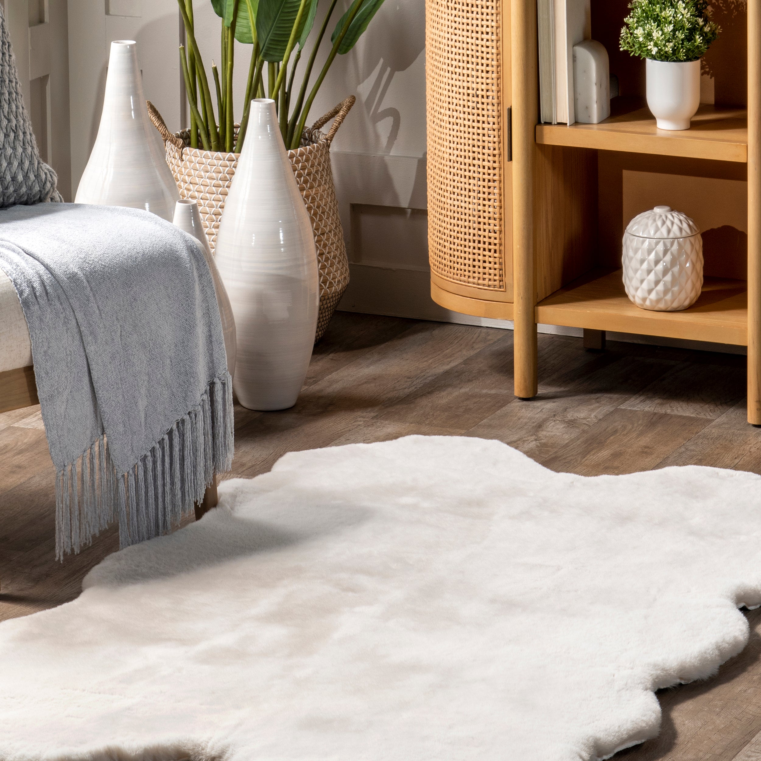 Corra Faux SheepSkin Machine Washable Area Rug - Image 9