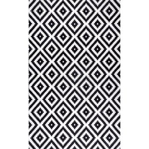 Kellee Machine Washable Modern Diamonds Area Rug