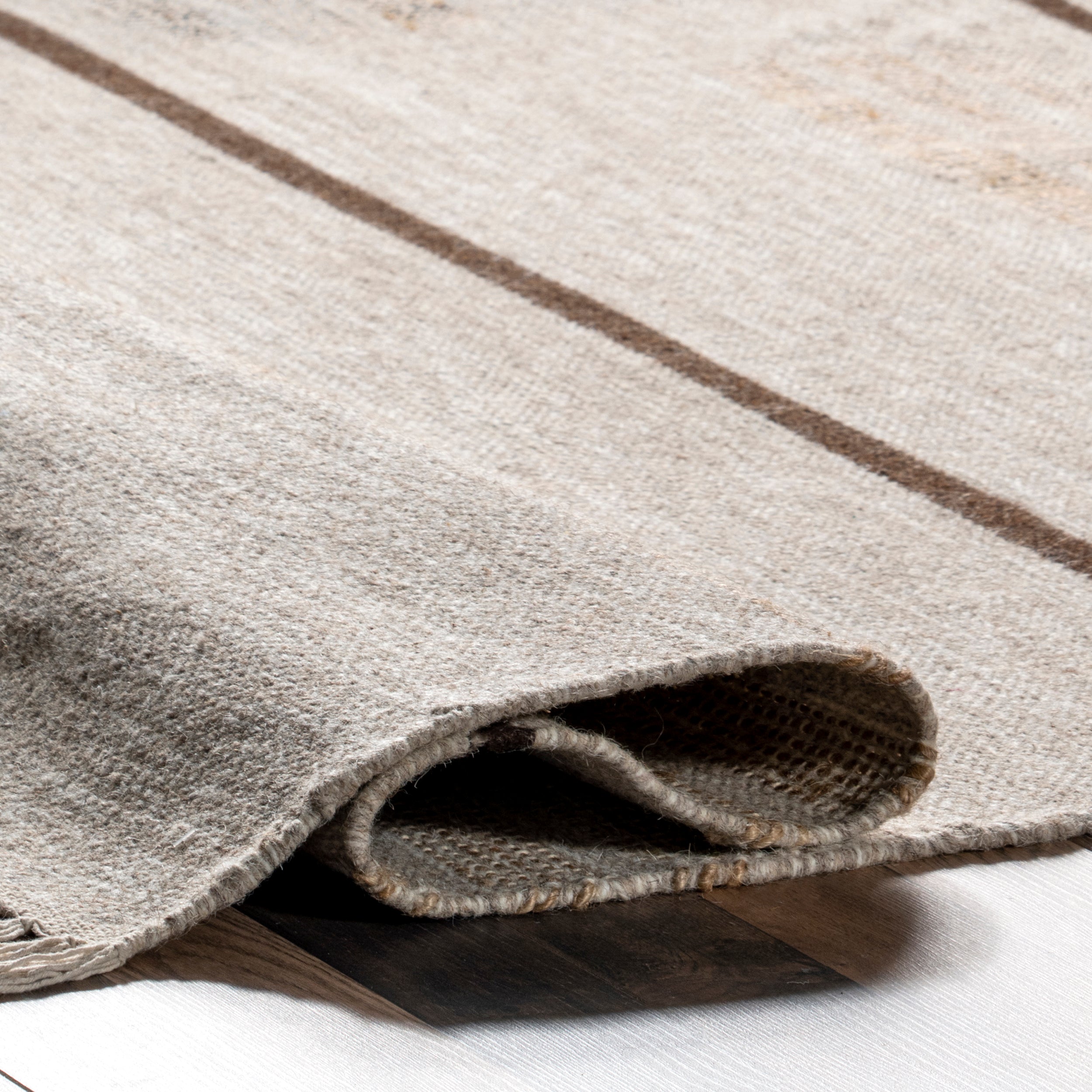 Nicky Contemporary Striped Wool Tassel Area Rug - Image 4