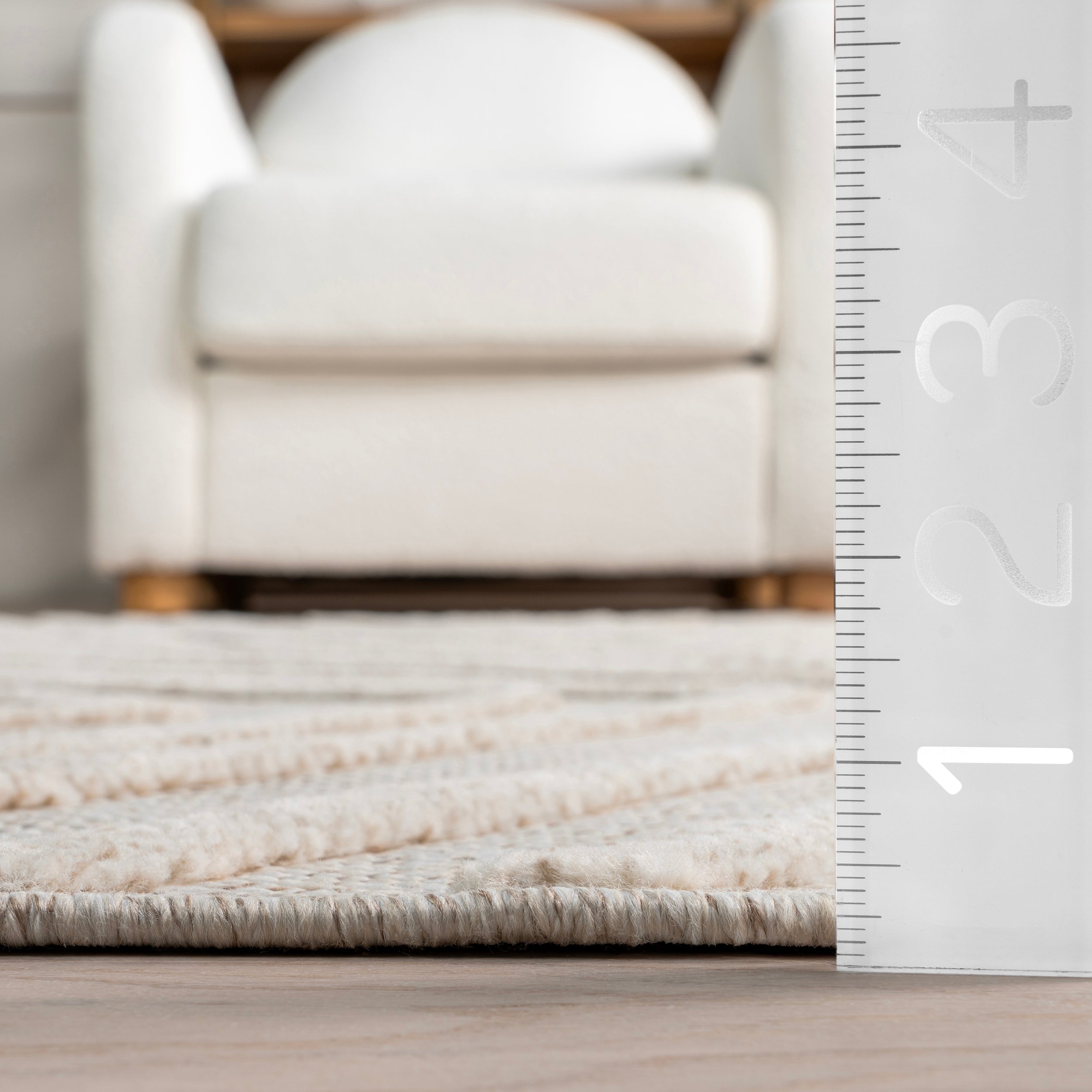 Isabeau Modern Geometric High-Low Fringe Area Rug - Image 3