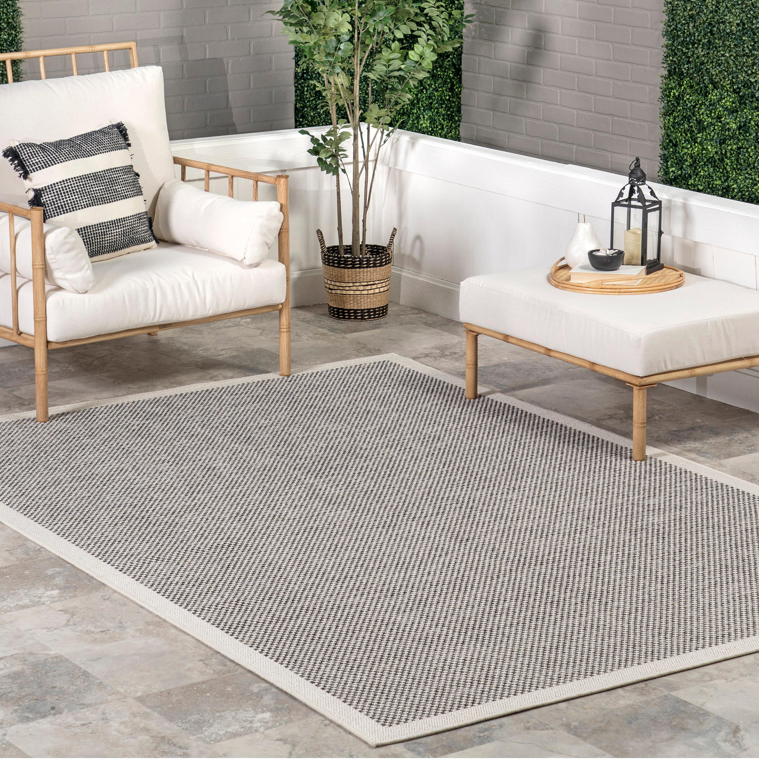 Linnea Contemporary Indoor/Outdoor Area Rug - Image 2