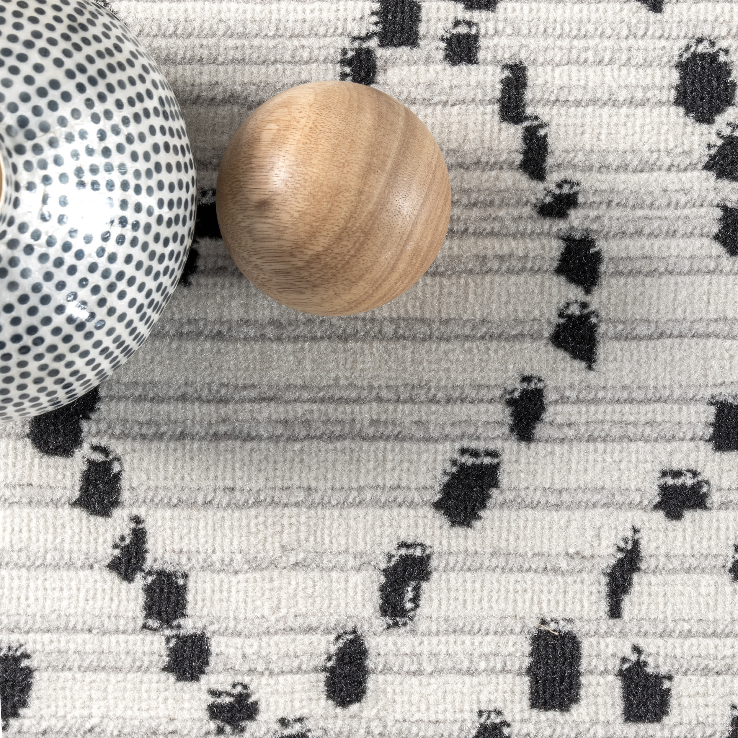 Mila Dotted Diamond Trellis Area Rug - Image 6