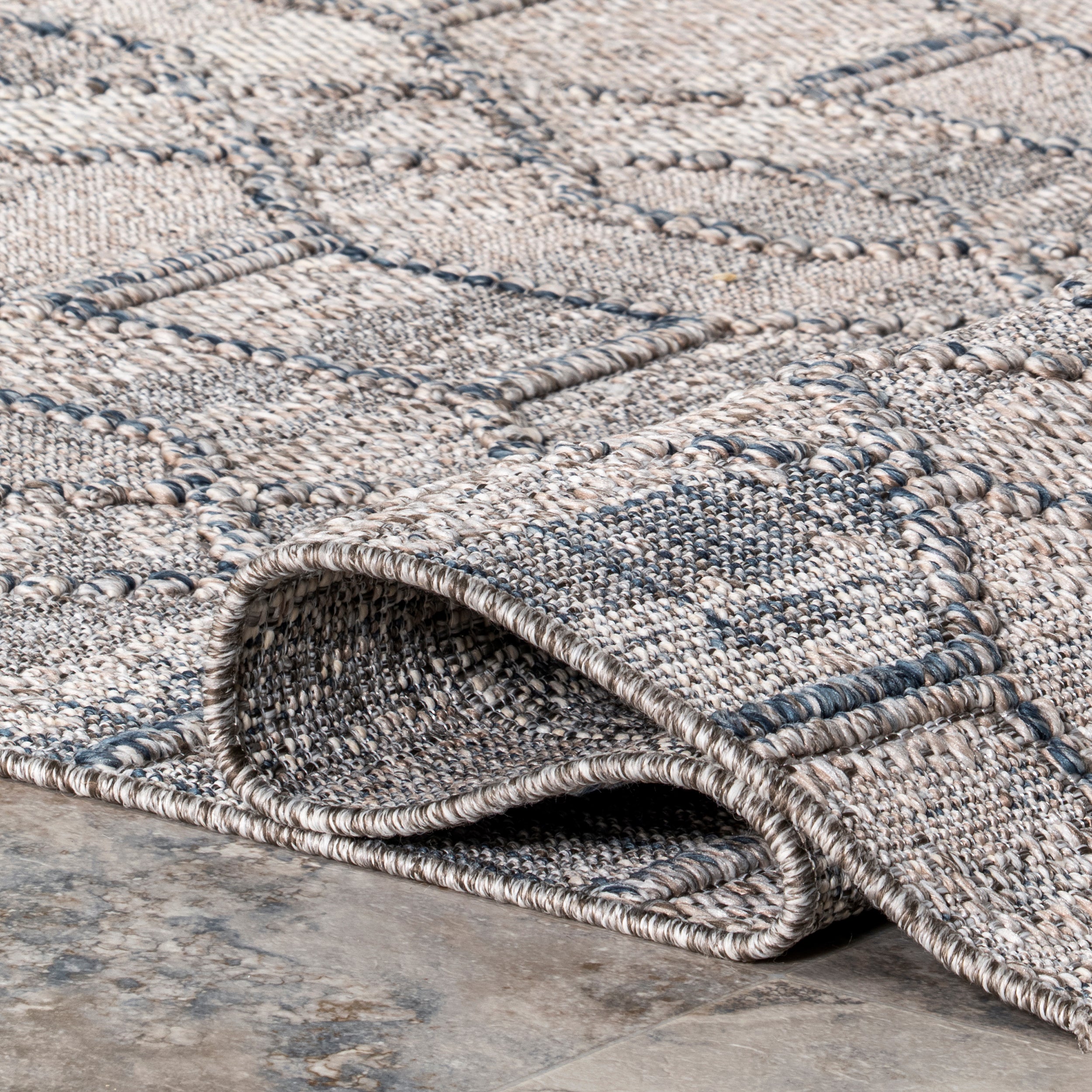 Sandee High-Low Chain Links Indoor/Outdoor Area Rug - Image 4
