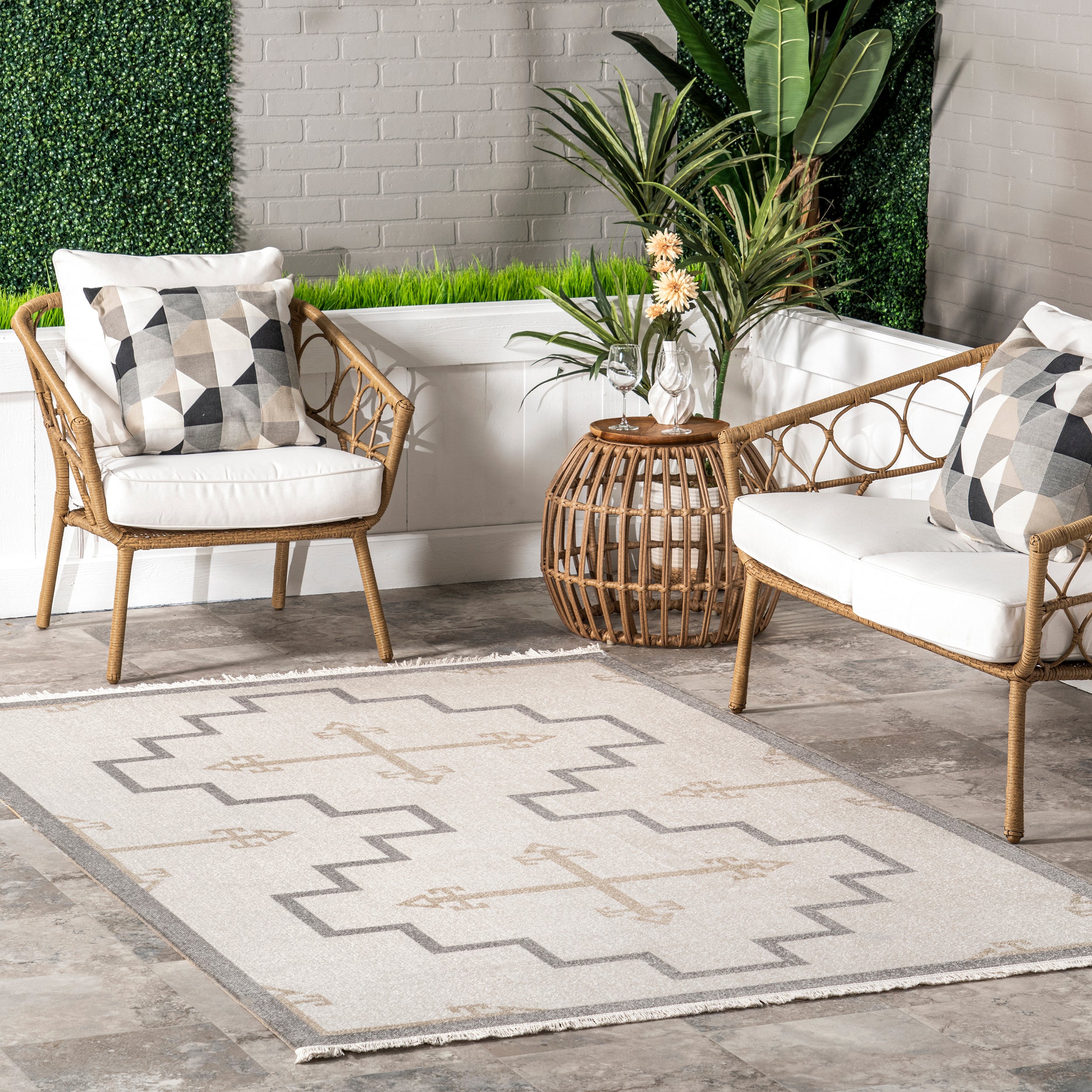 Isa Southwestern Indoor/Outdoor Fringe Area Rug - Image 2
