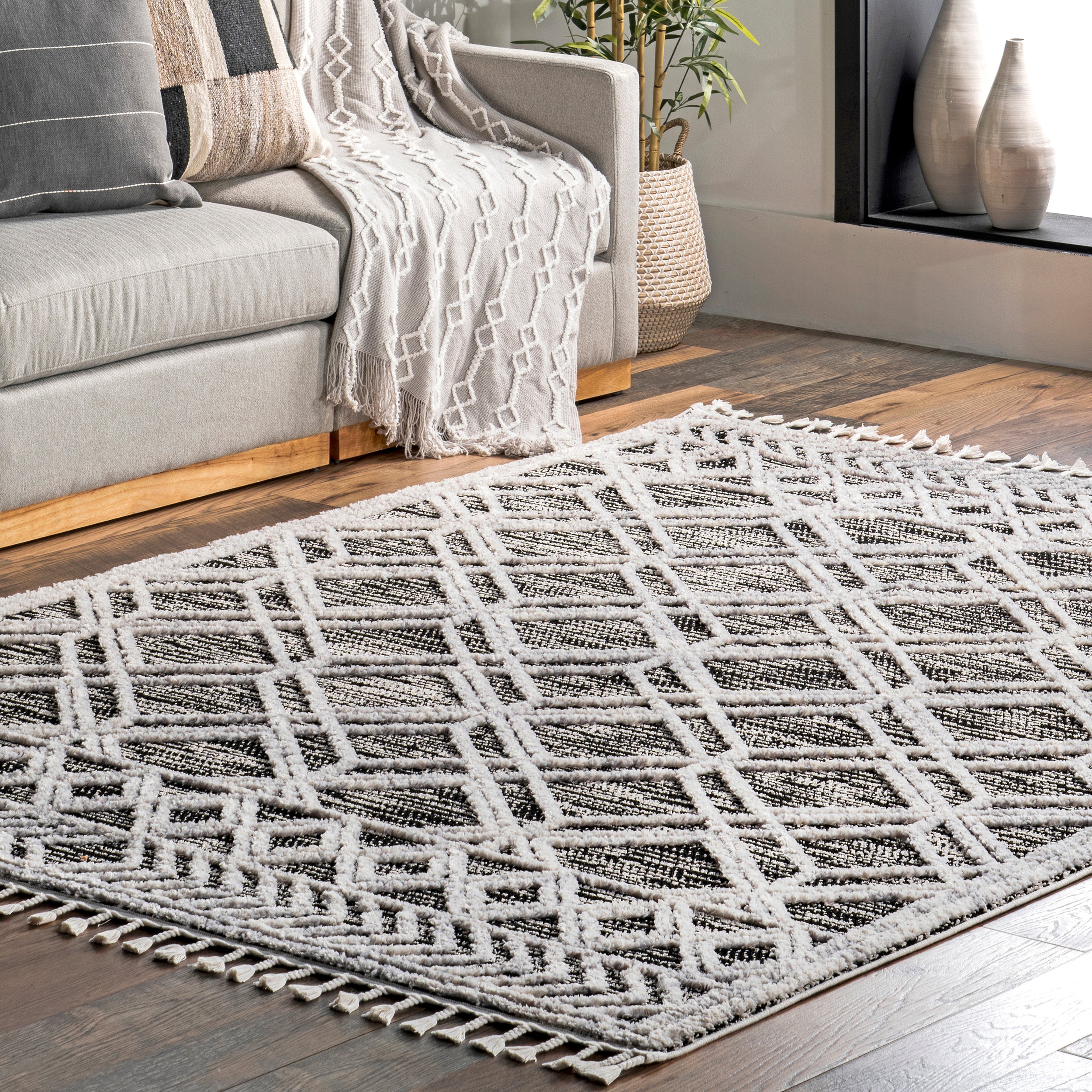 Ansley Moroccan Lattice Tassel Area Rug - Image 9