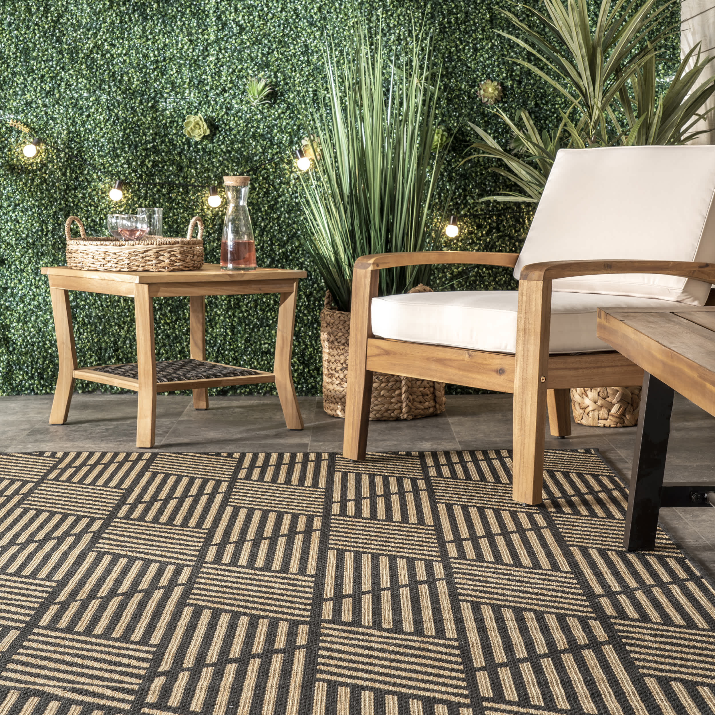 Leona Modern Geometric Indoor/Outdoor Area Rug - Image 8