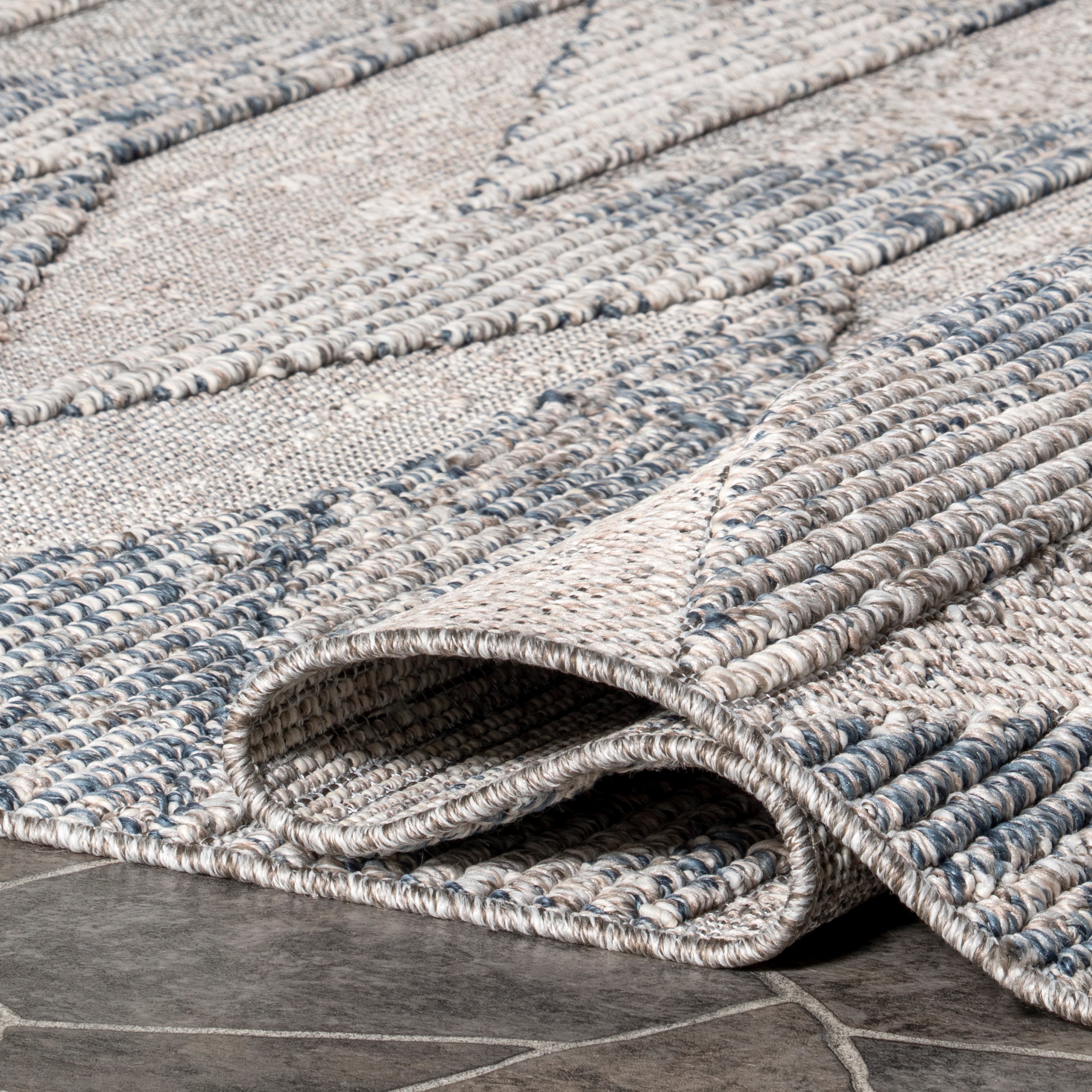 Lorene High-Low Geometric Indoor/Outdoor Area Rug - Image 4
