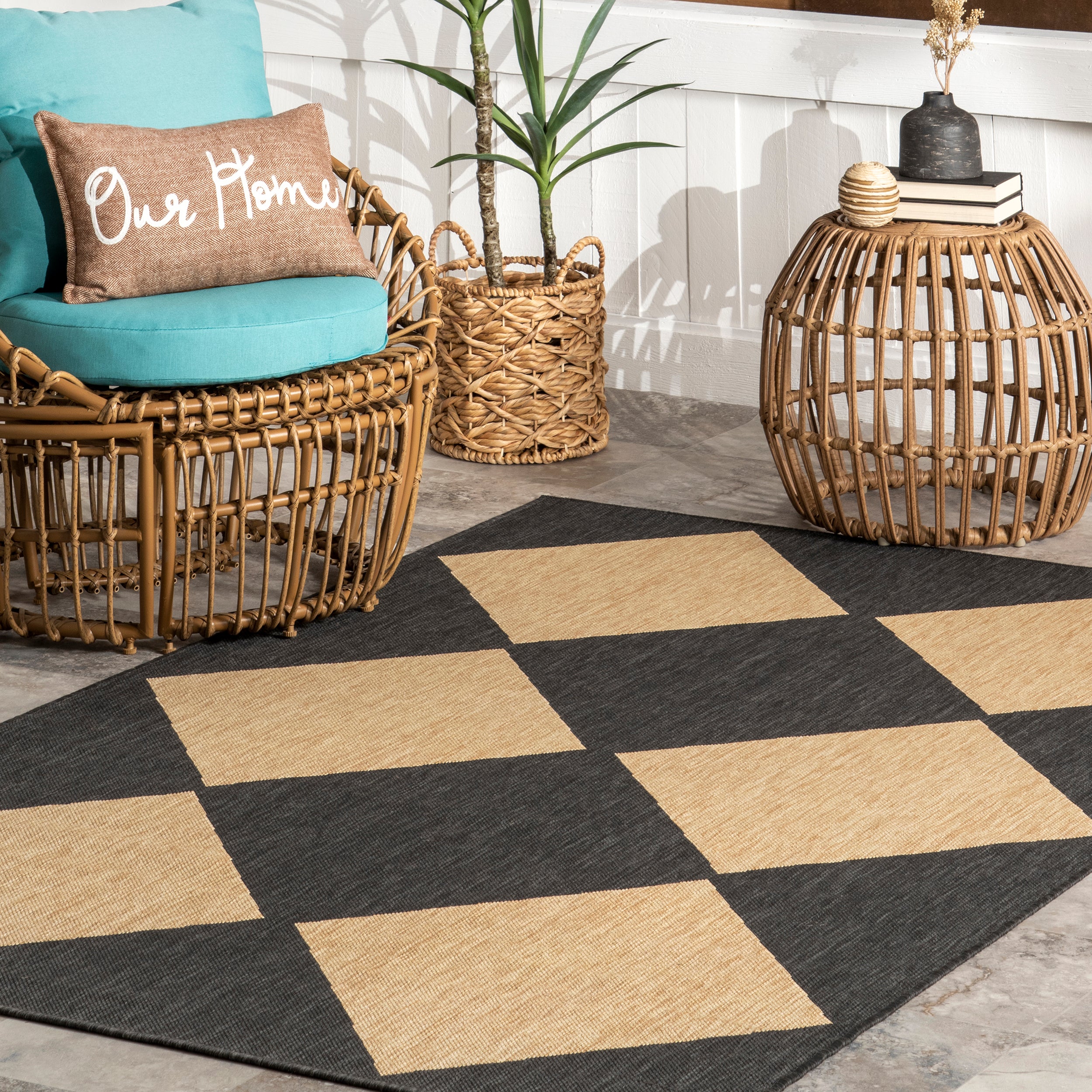 Loretta Transitional Diamond Indoor/Outdoor Area Rug - Image 18
