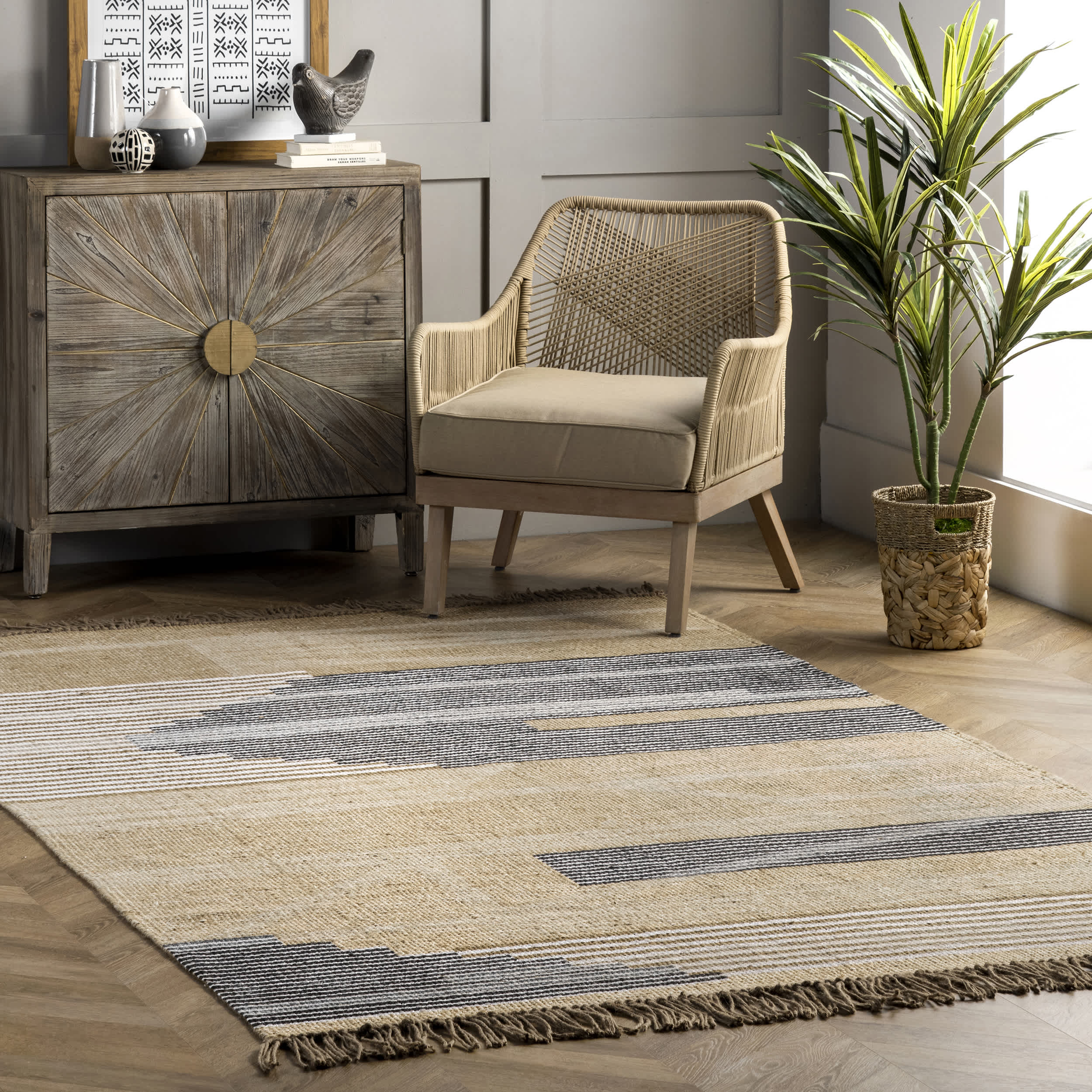 Vida Hand Woven Abstract Jute Tassel Area Rug - Image 2