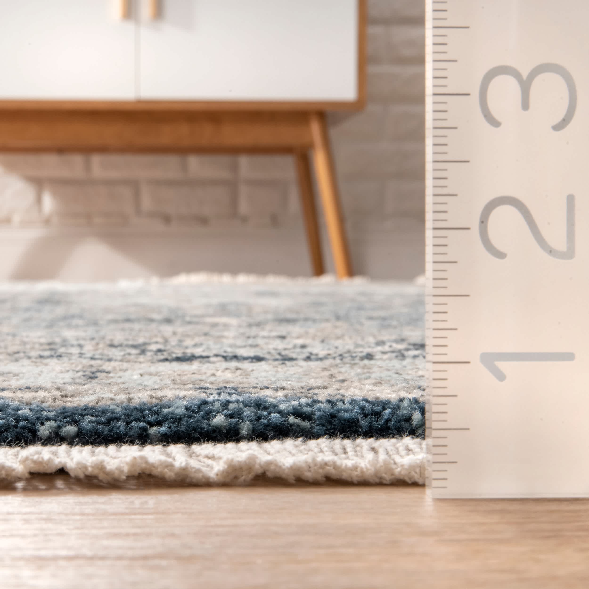 Vintage Melani Medallion Fringe Area Rug - Image 3