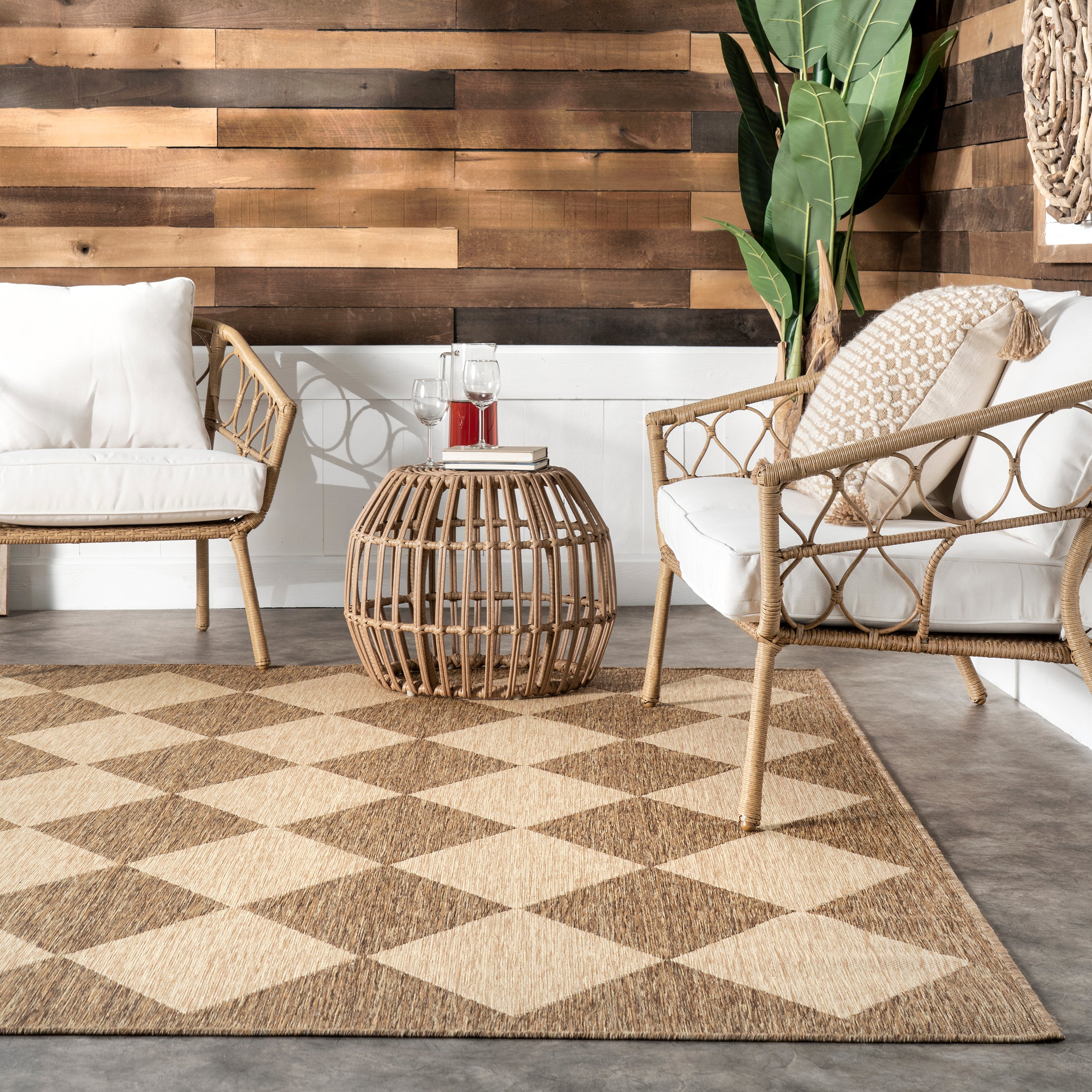Sabina Diamond Trellis Indoor/Outdoor Area Rug - Image 8