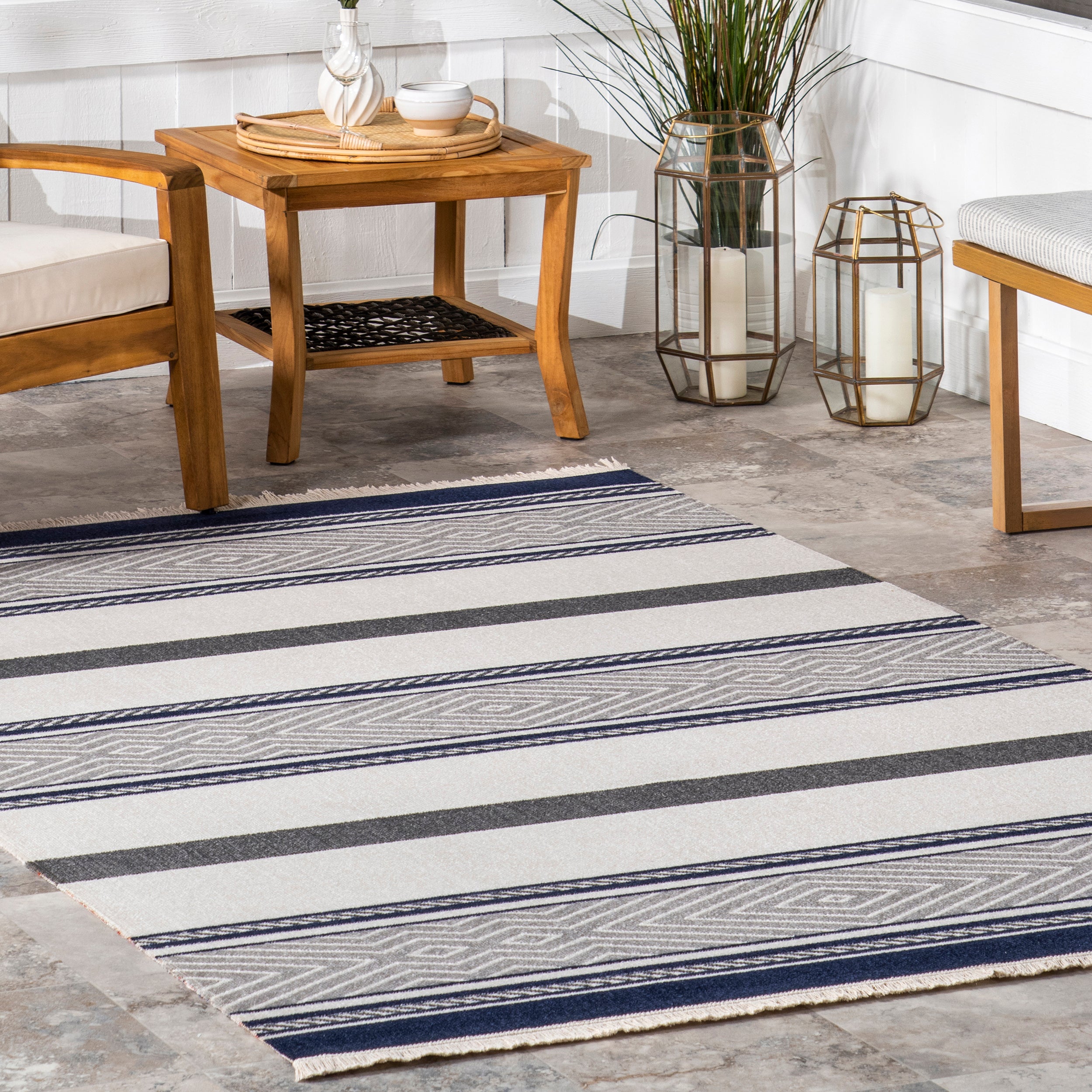 Ivey Modern Striped Indoor/Outdoor Fringe Area Rug - Image 9