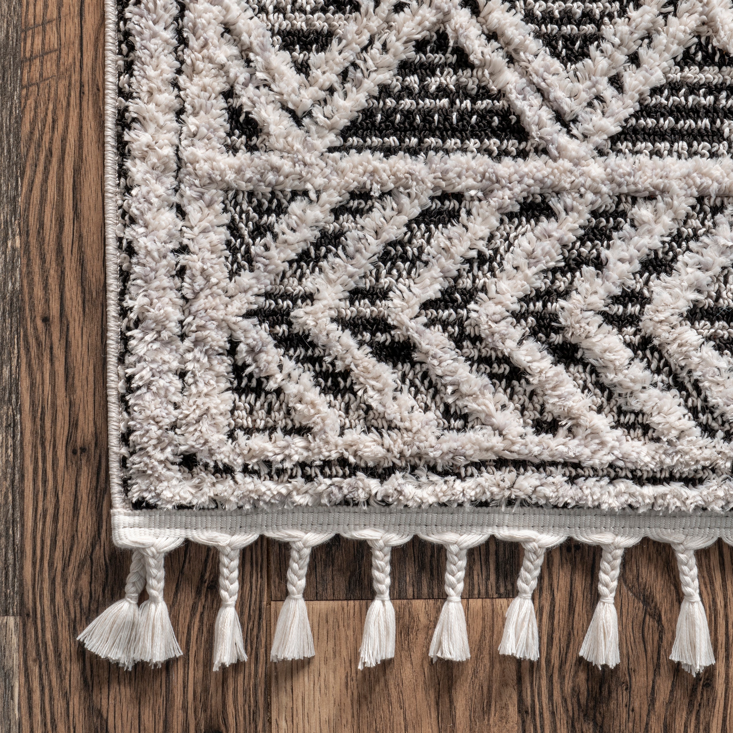 Ansley Moroccan Lattice Tassel Area Rug - Image 5