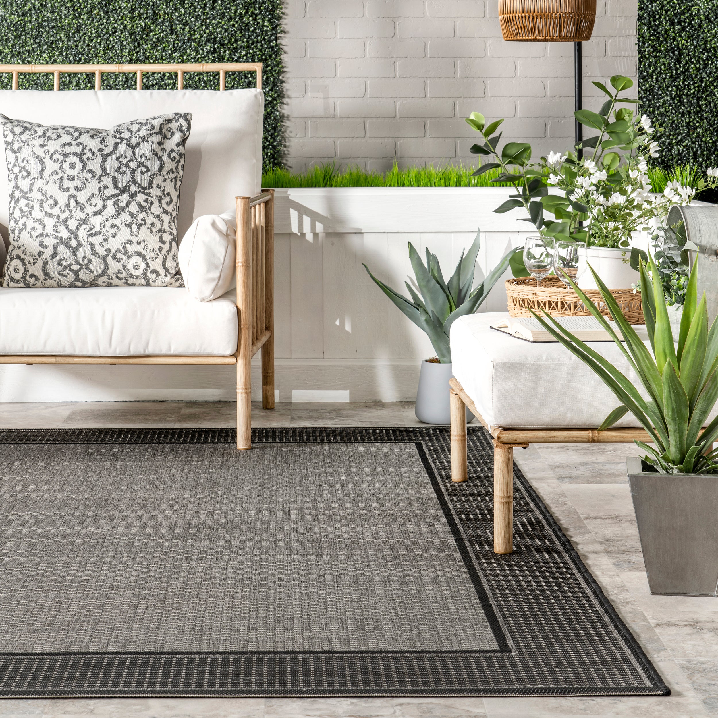 Gris Contemporary Indoor/Outdoor Area Rug - Image 8
