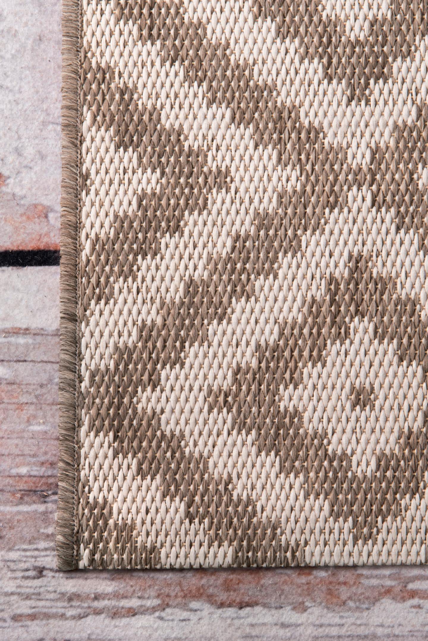 Marybelle Tribal Diamond Trellis Area Rug - Image 3