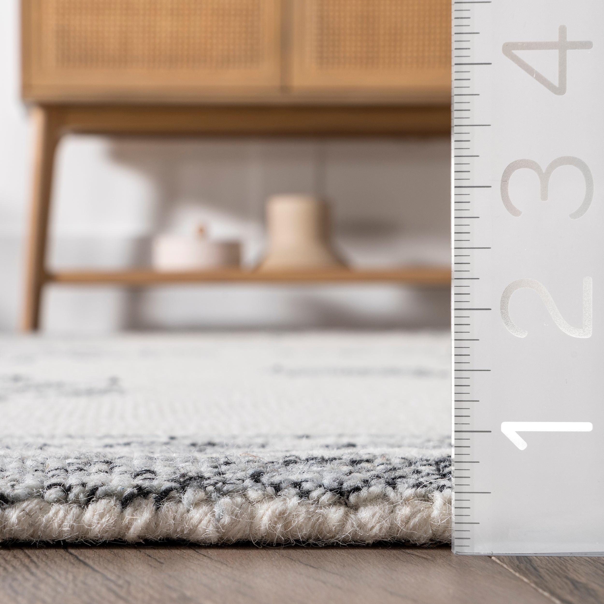 Luisa Southwestern Wool Area Rug - Image 3