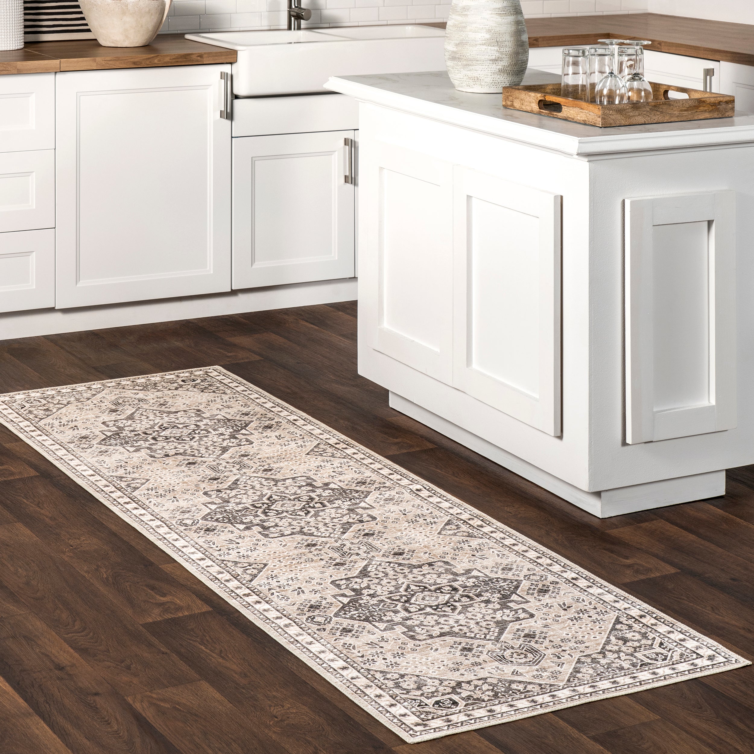 Eira Medallion Stain-Resistant Machine Washable Area Rug - Image 10