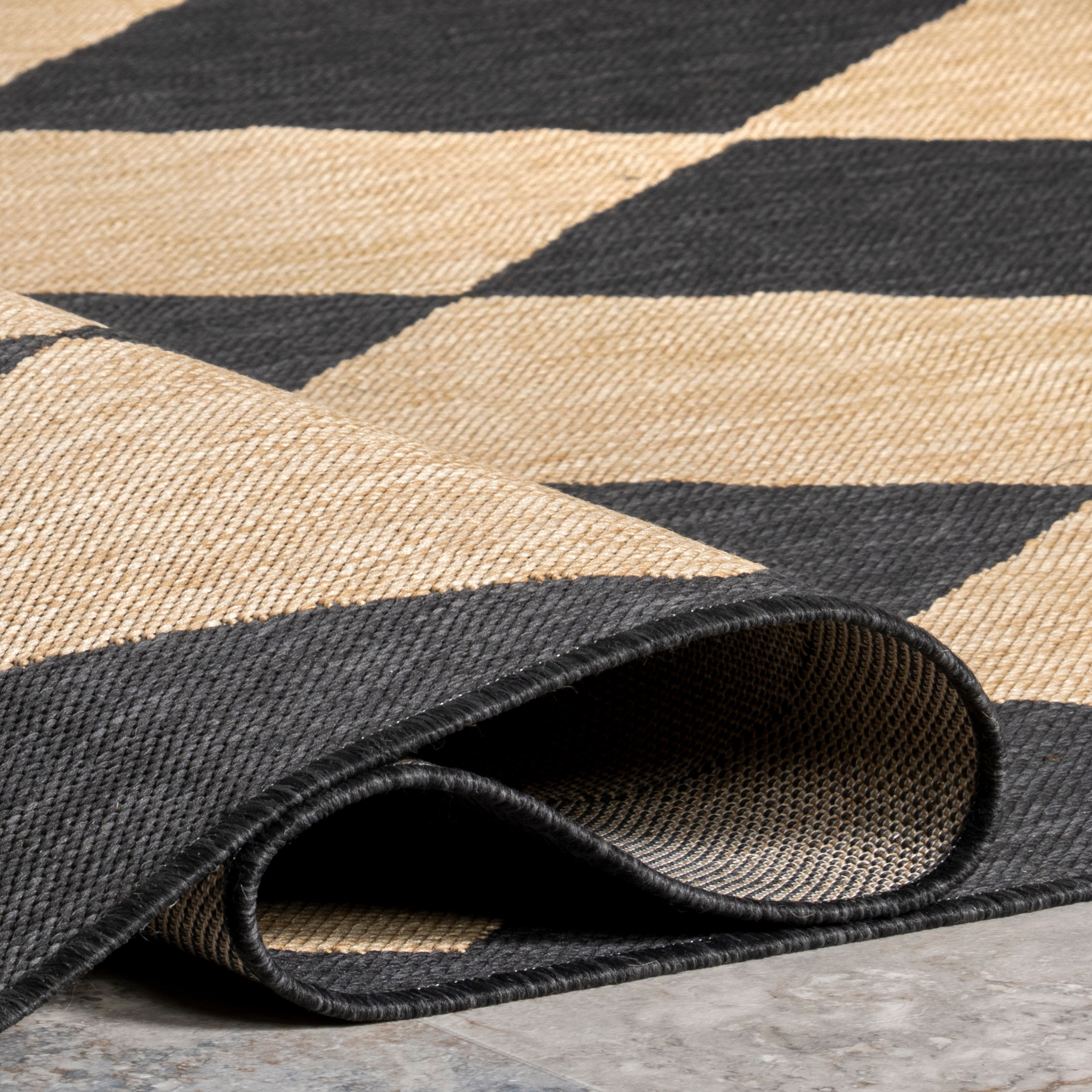 Sabina Diamond Trellis Indoor/Outdoor Area Rug - Image 14