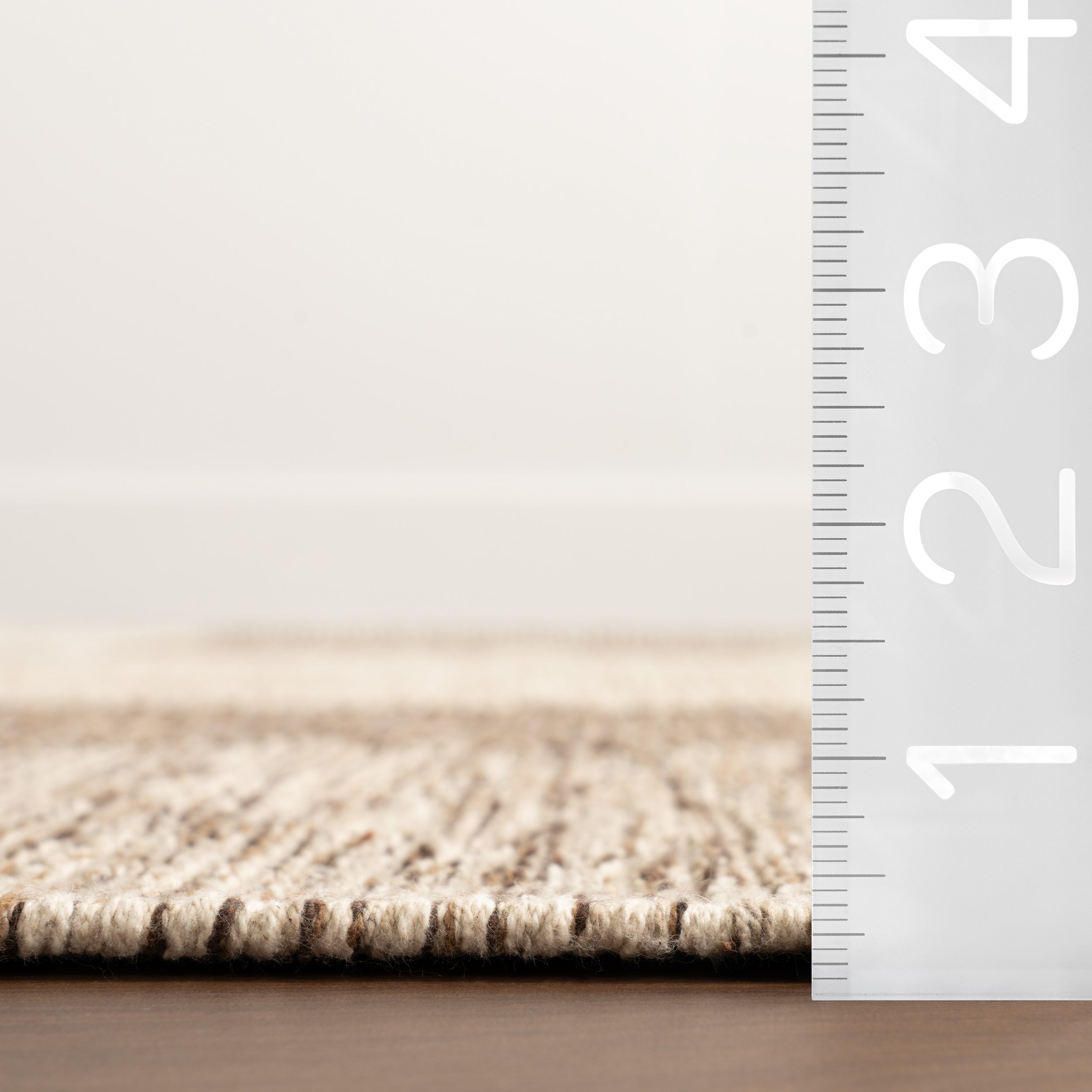 Eldora Contemporary Checkered Jute Area Rug - Image 3
