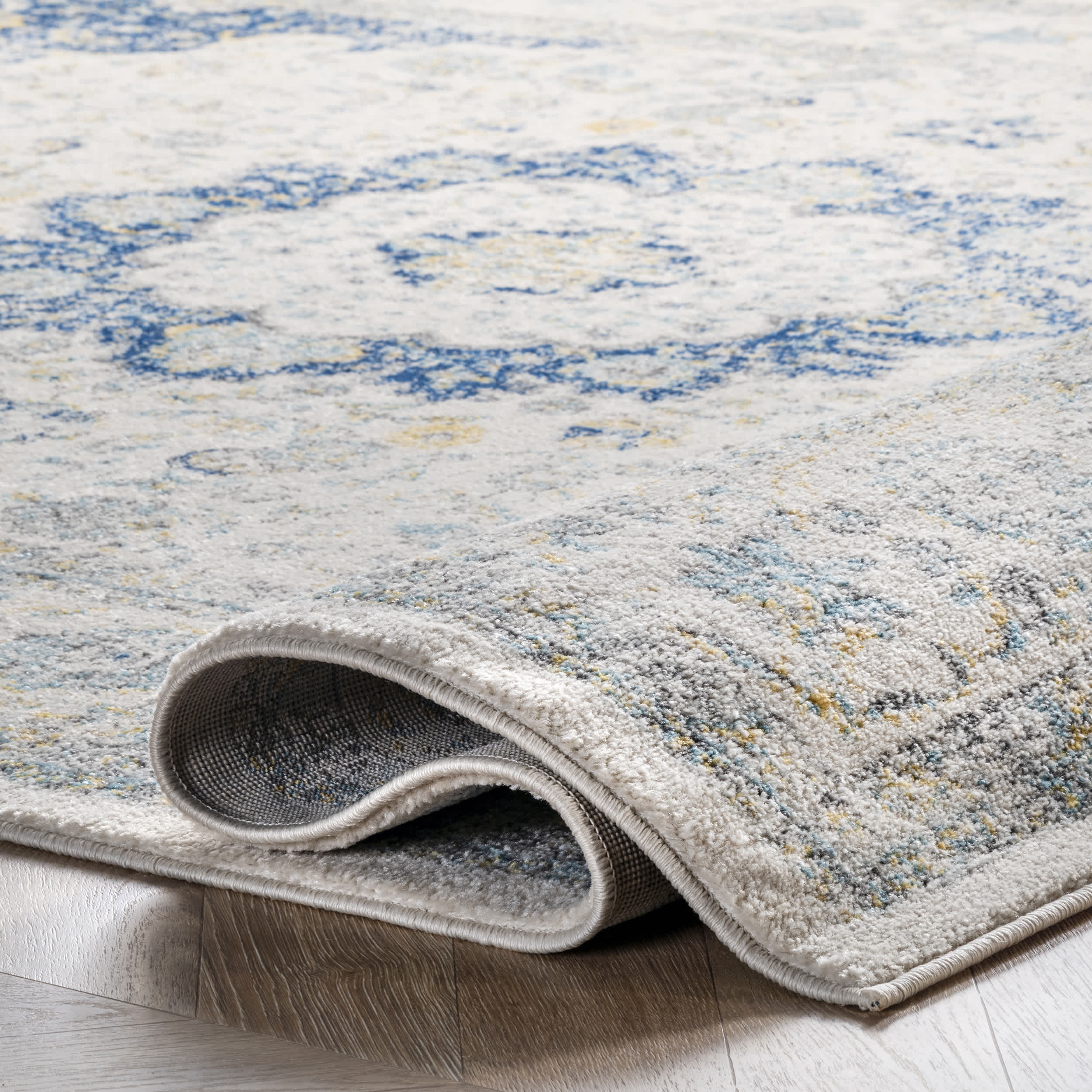 Traditional Medallion Verona Area Rug - Image 4