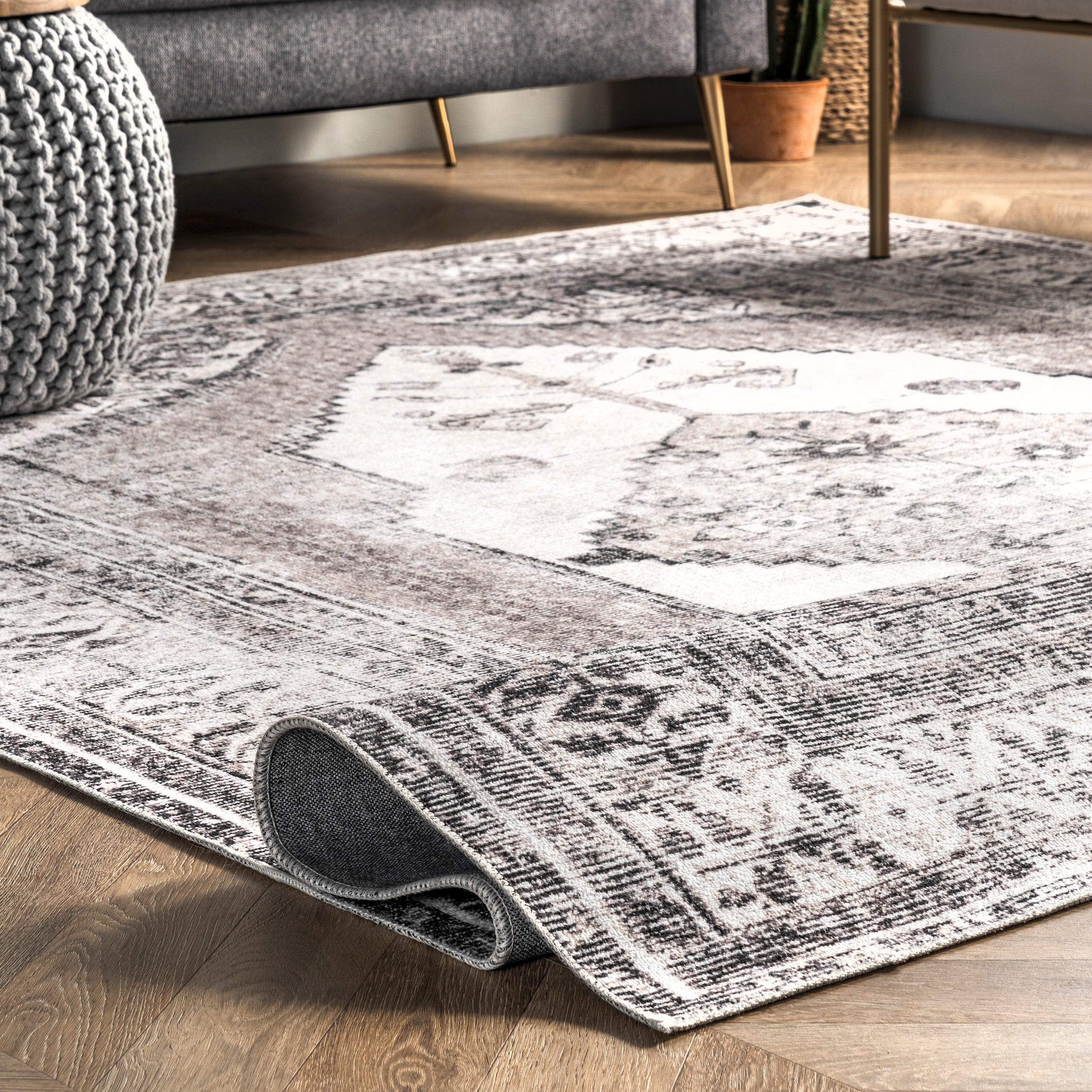 Gladys Machine Washable Vintage Medallion Area Rug - Image 4