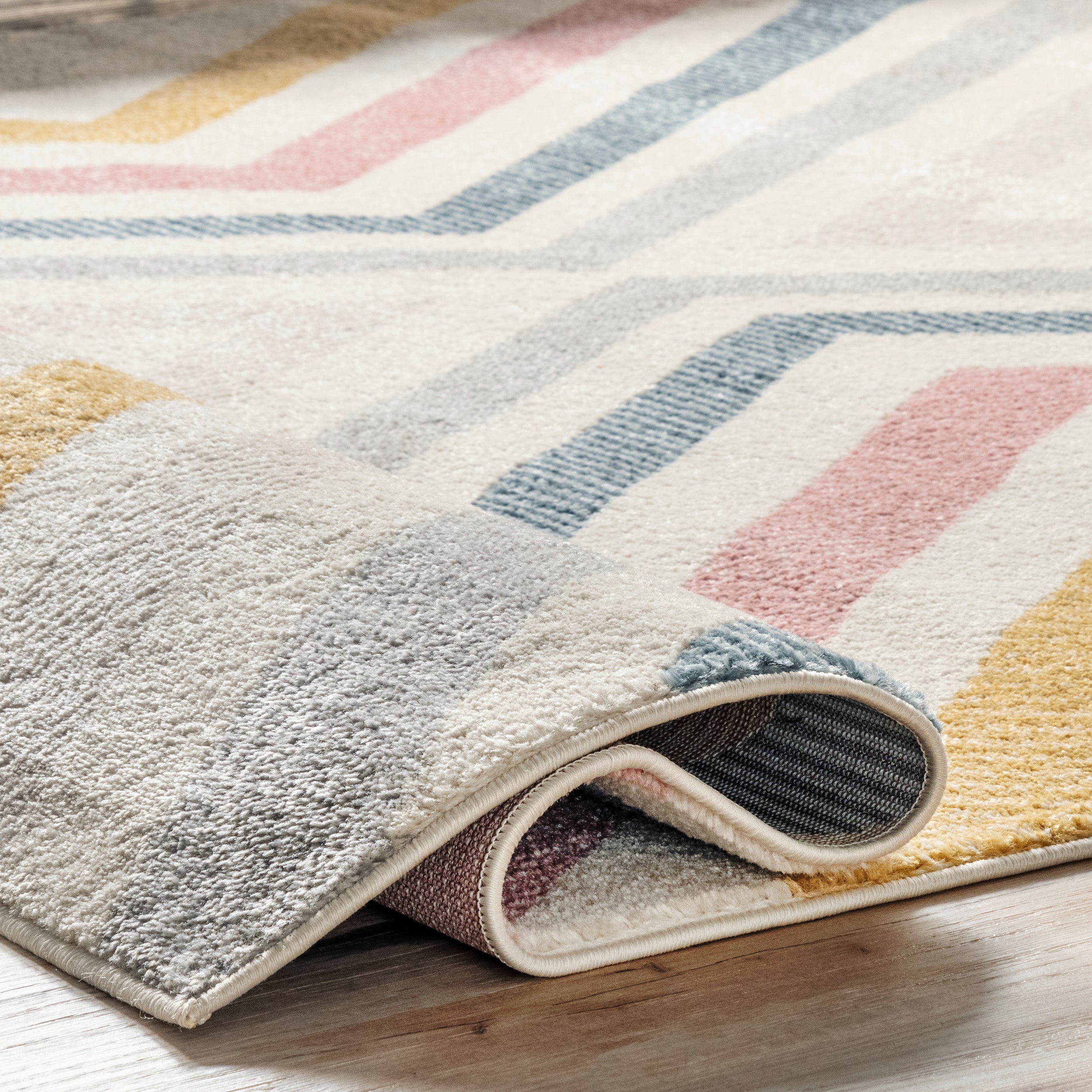 Neveah Contemporary Chevron Area Rug - Image 4