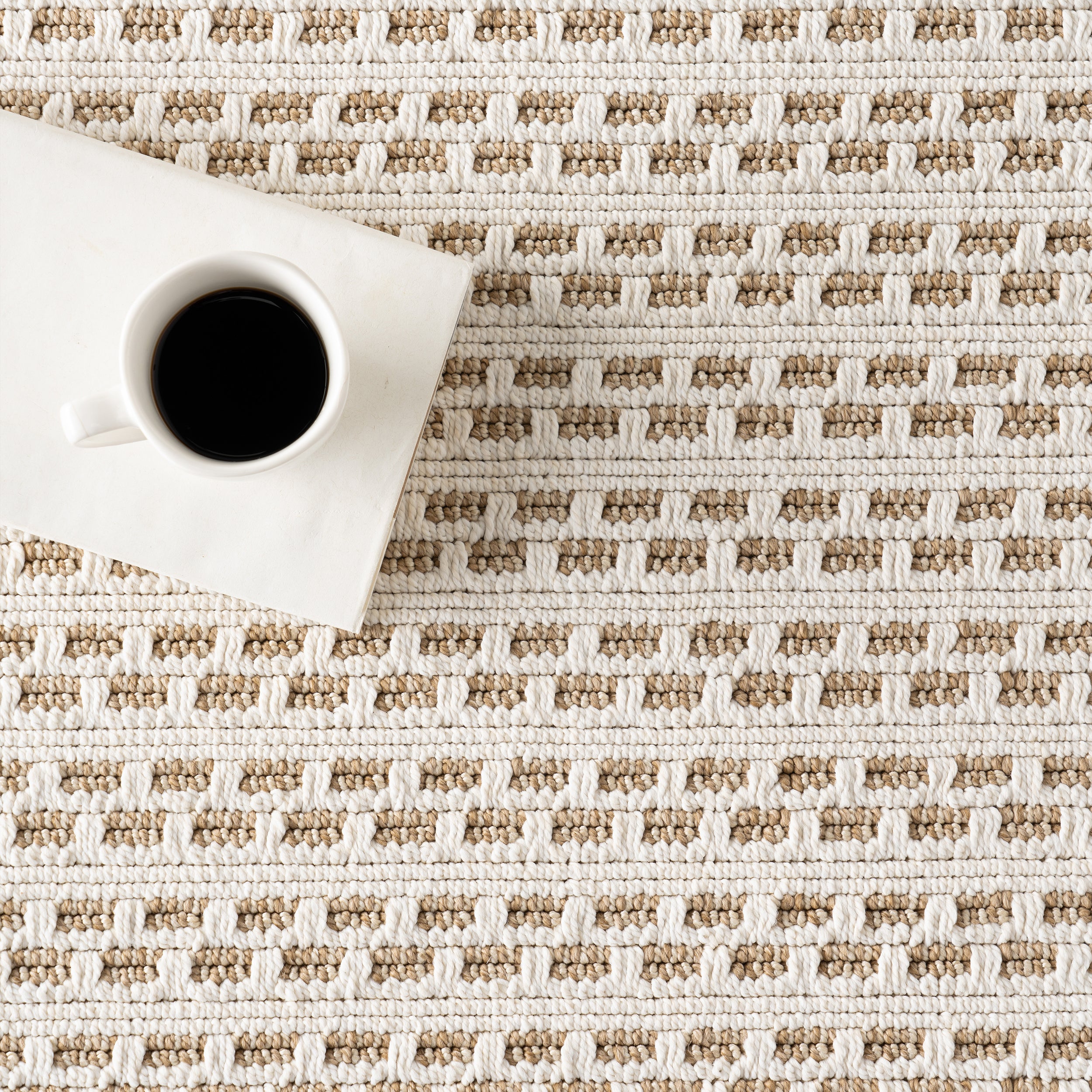 Havanah Geometric Indoor/Outdoor Area Rug - Image 7