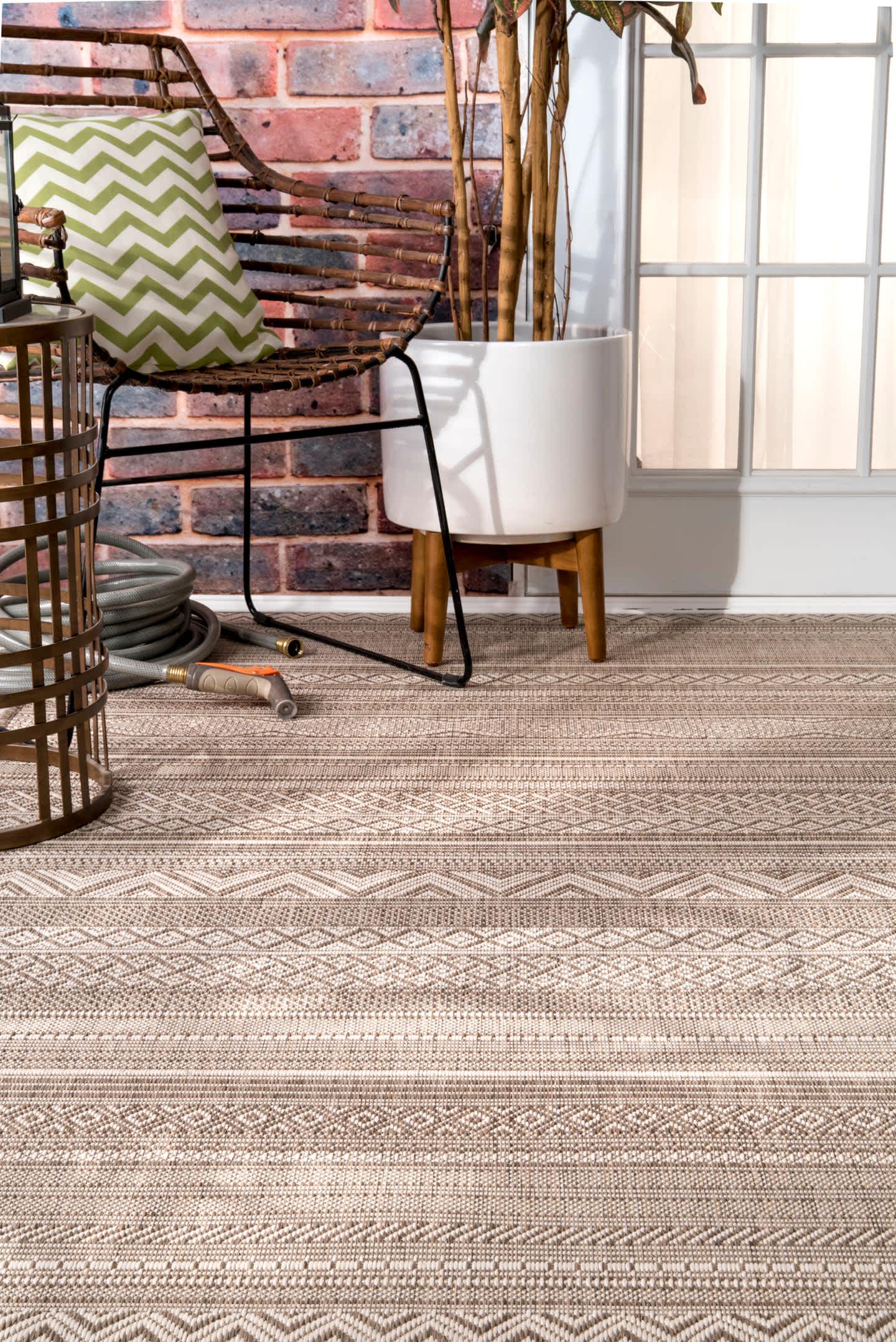 Erlinda Tribal Outdoor Area Rug - Image 4