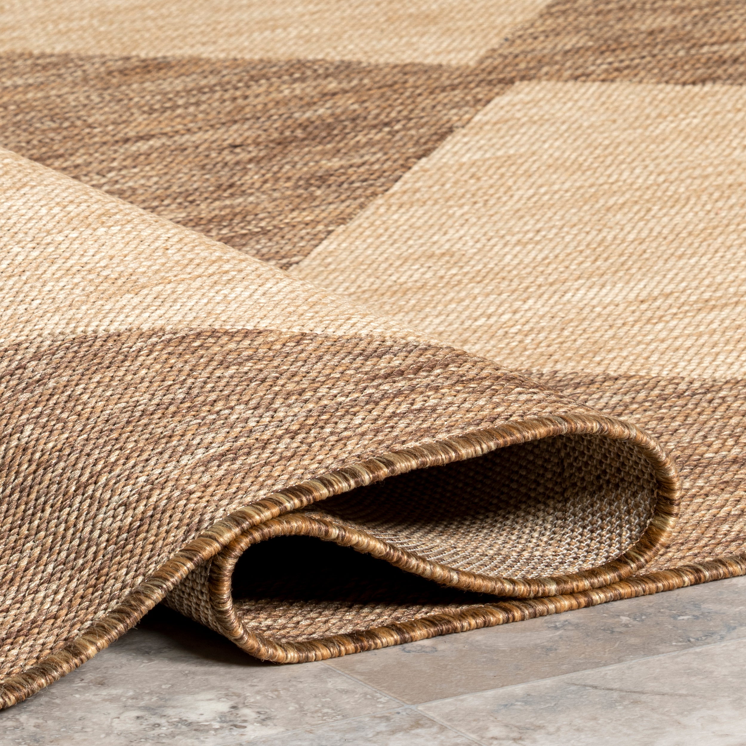 Loretta Transitional Diamond Indoor/Outdoor Area Rug - Image 4
