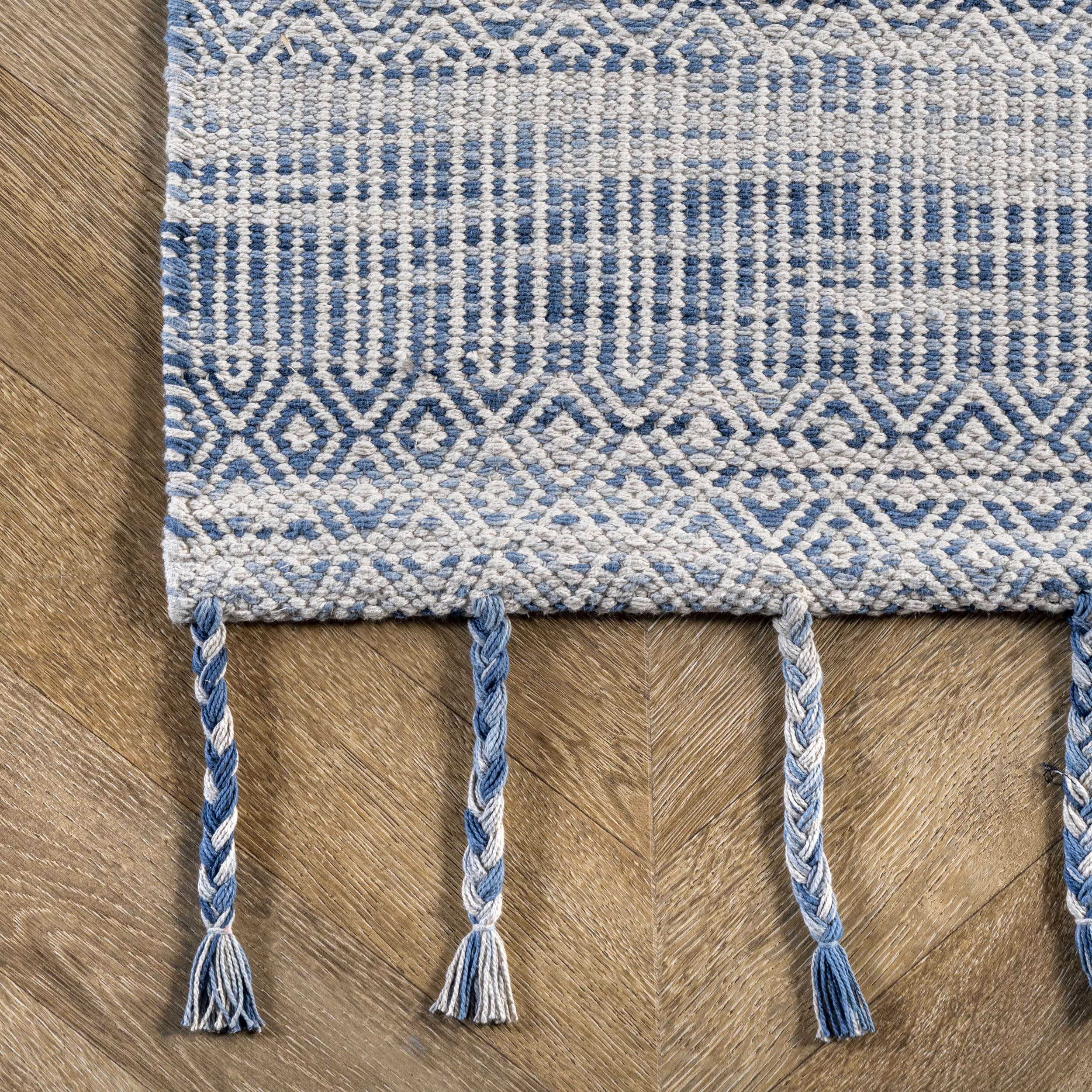 Diem Geometric Cotton Tassel Area Rug - Image 5