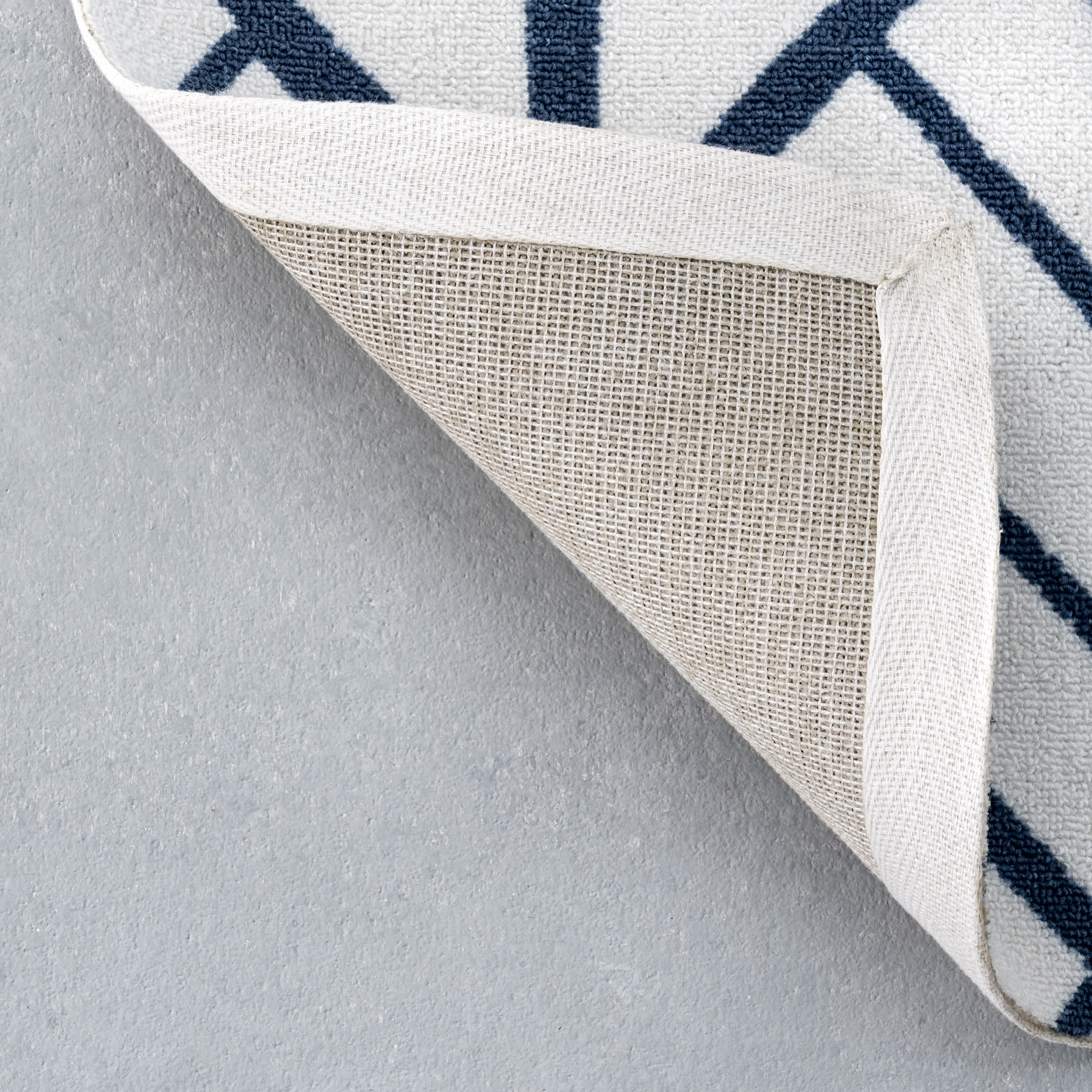 Tiffany Contemporary Diamond Indoor/Outdoor Area Rug - Image 7