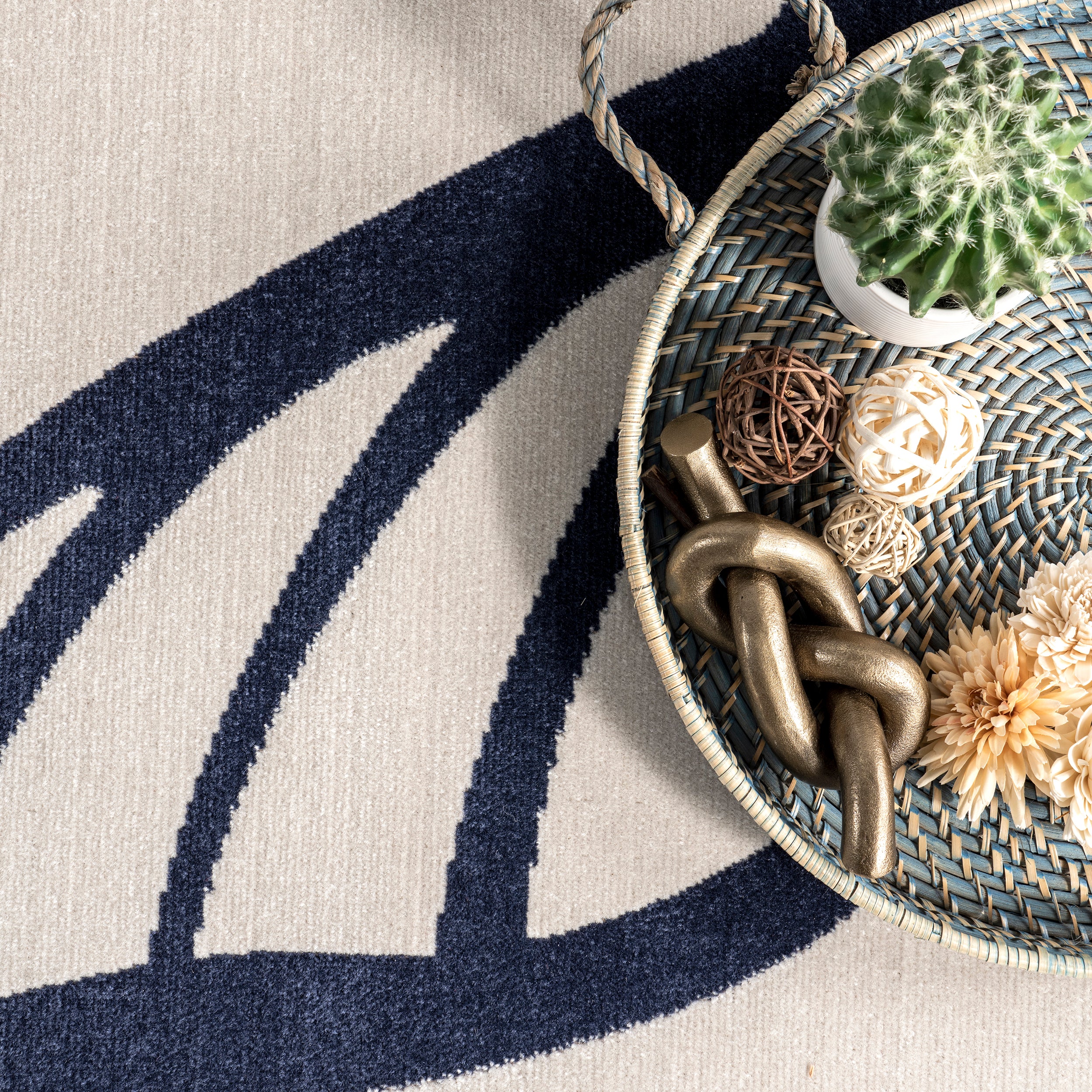 Ciara Nautical Tail Indoor/Outdoor Fringe Area Rug - Image 6