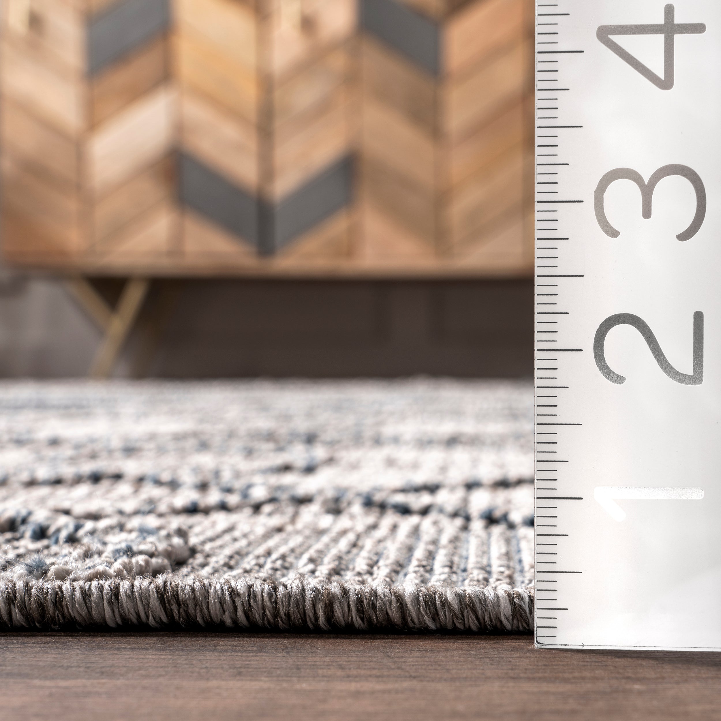 Sandee High-Low Chain Links Indoor/Outdoor Area Rug - Image 3