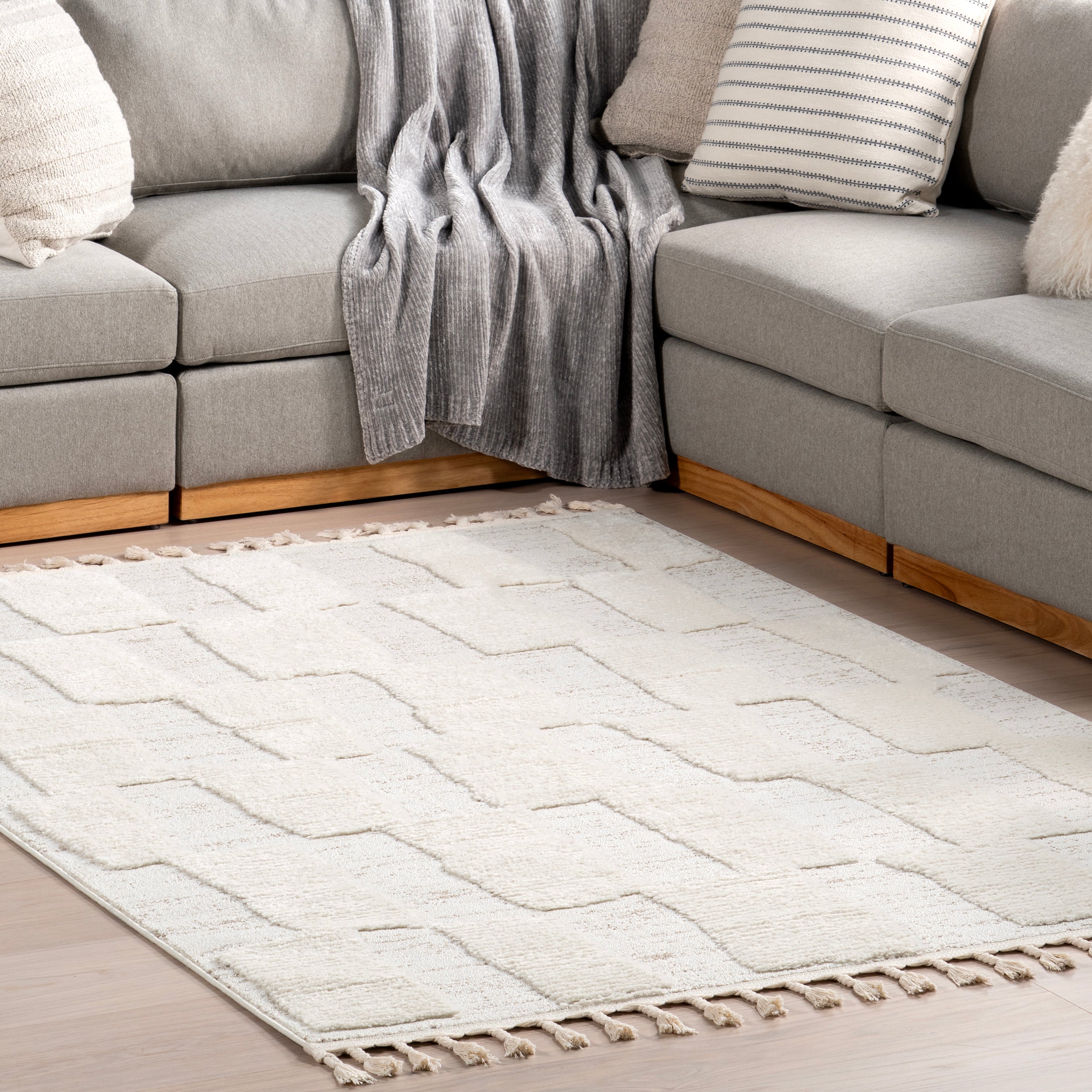 Magnolia High-Low Geometric Tasseled Area Rug - Image 9