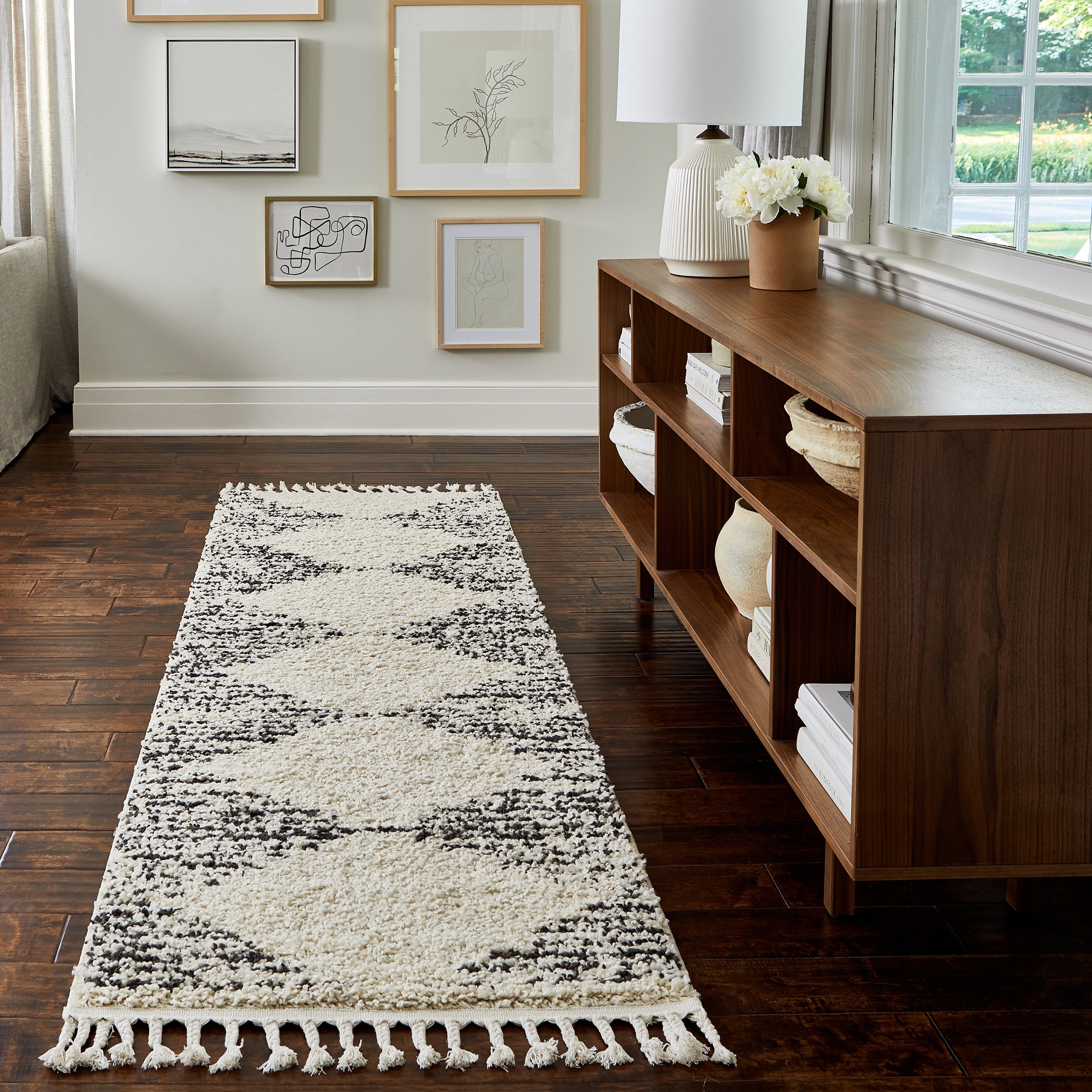 Bria Moroccan Shag Tasseled Area Rug - Image 12