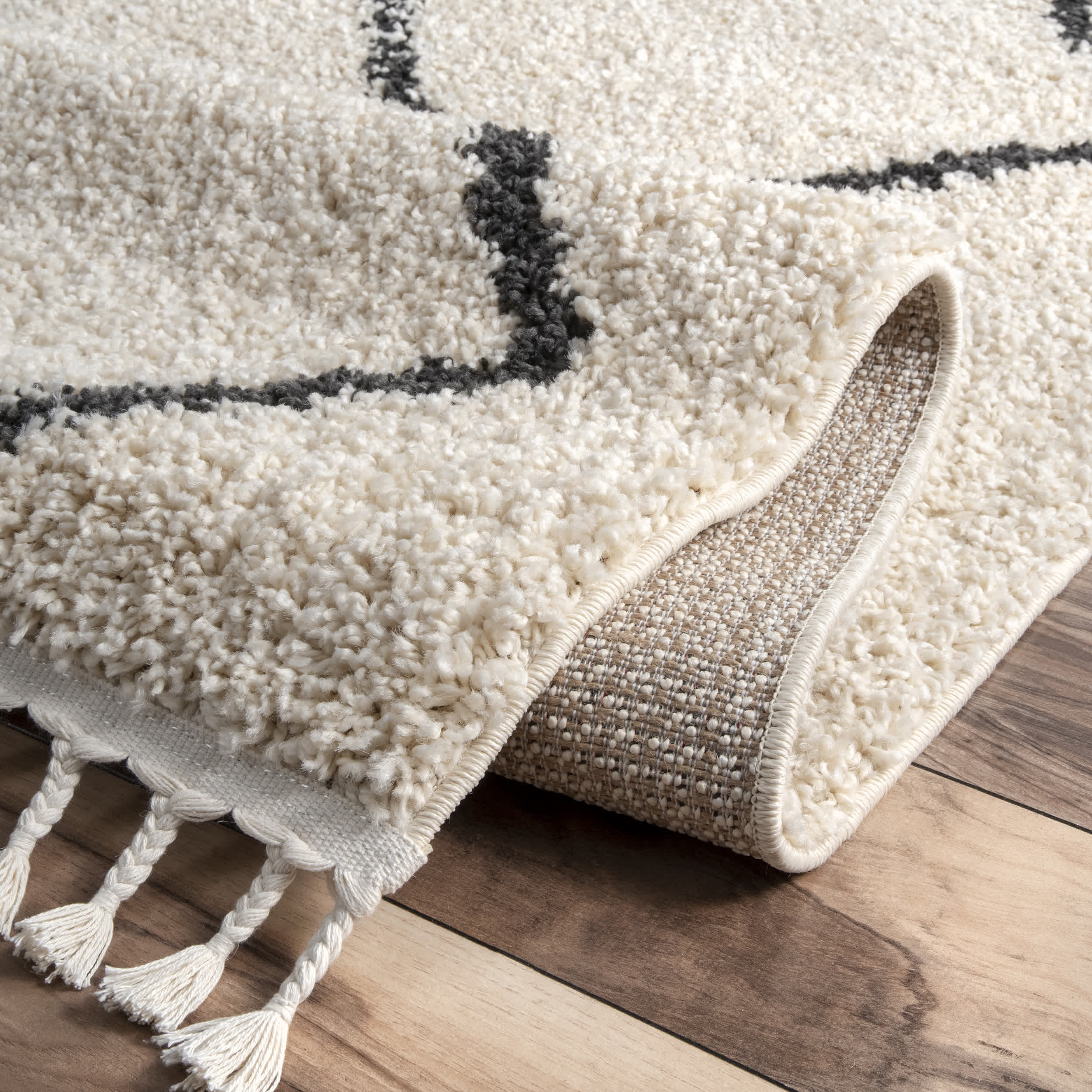 Michelle Diamond Trellis Tassel Area Rug - Image 3