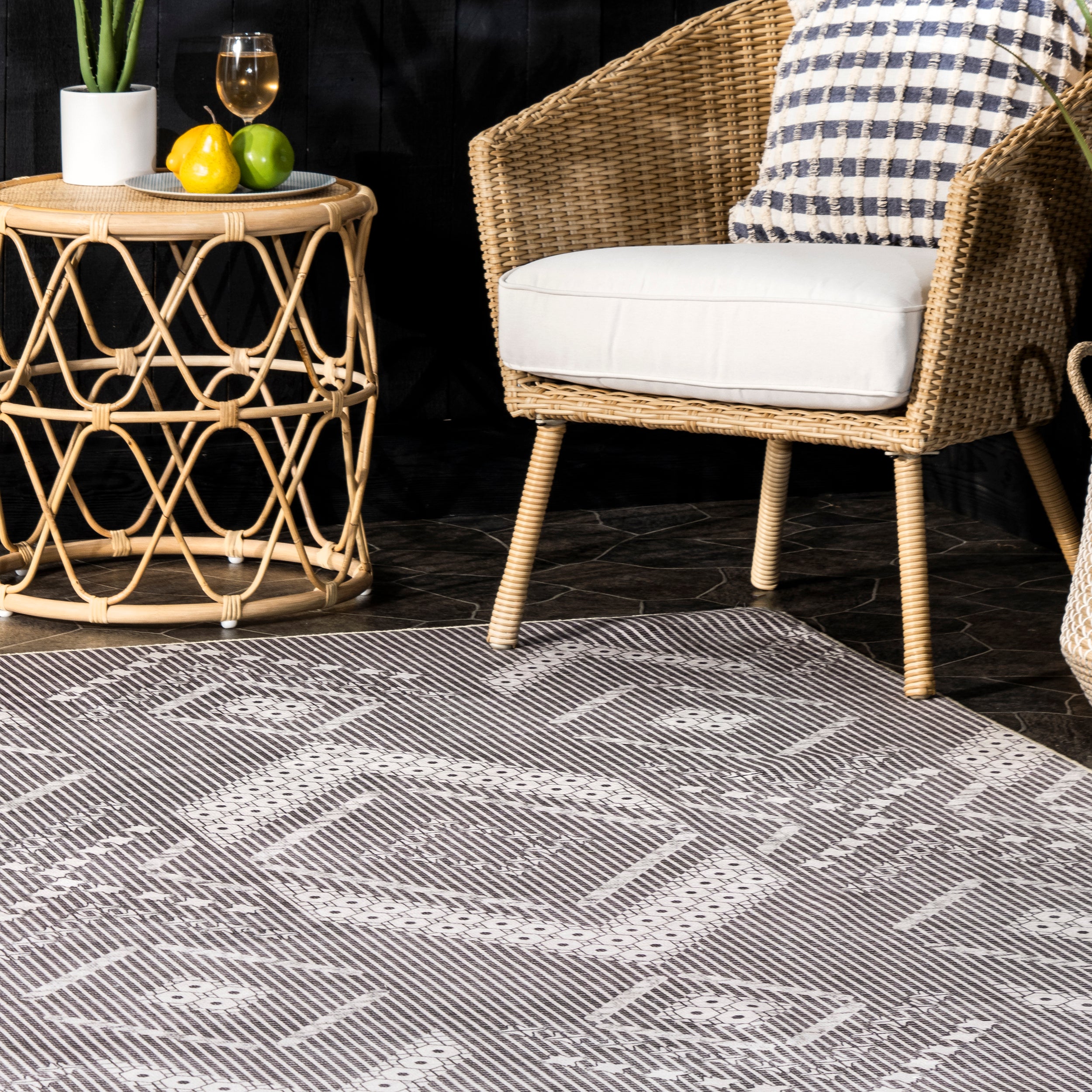 Carlita Tribal Machine Washable Indoor/Outdoor Area Rug - Image 9