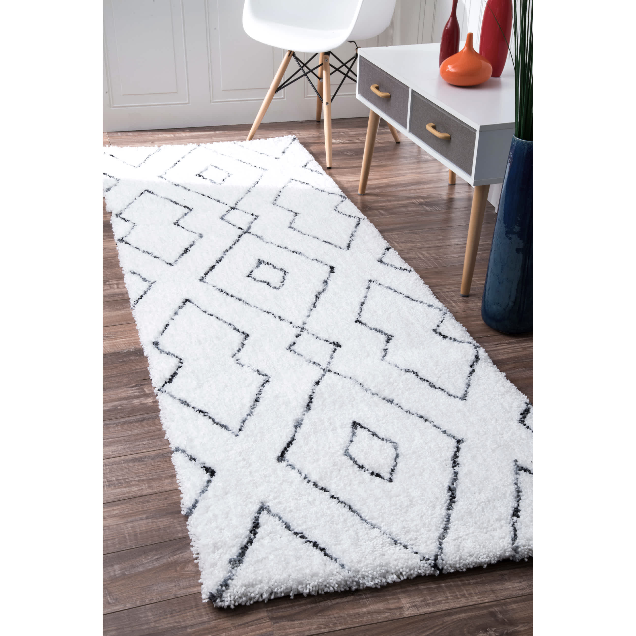 Hand Tufted Beaulah Shaggy Area Rug - Image 10