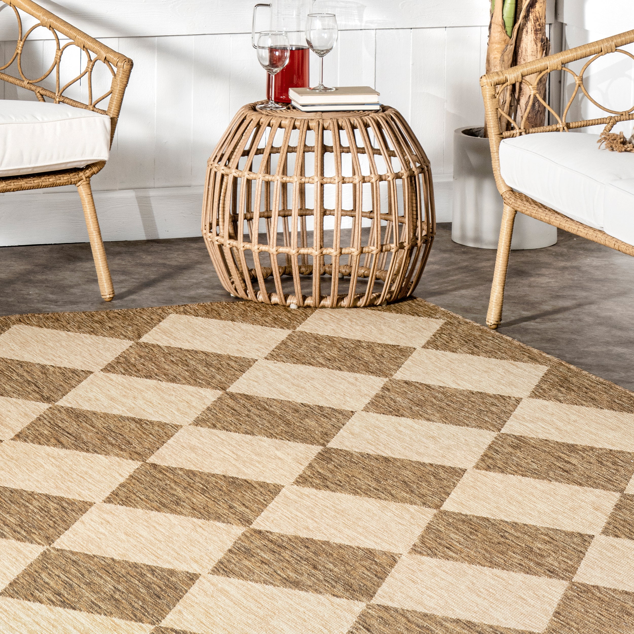 Sabina Diamond Trellis Indoor/Outdoor Area Rug - Image 9