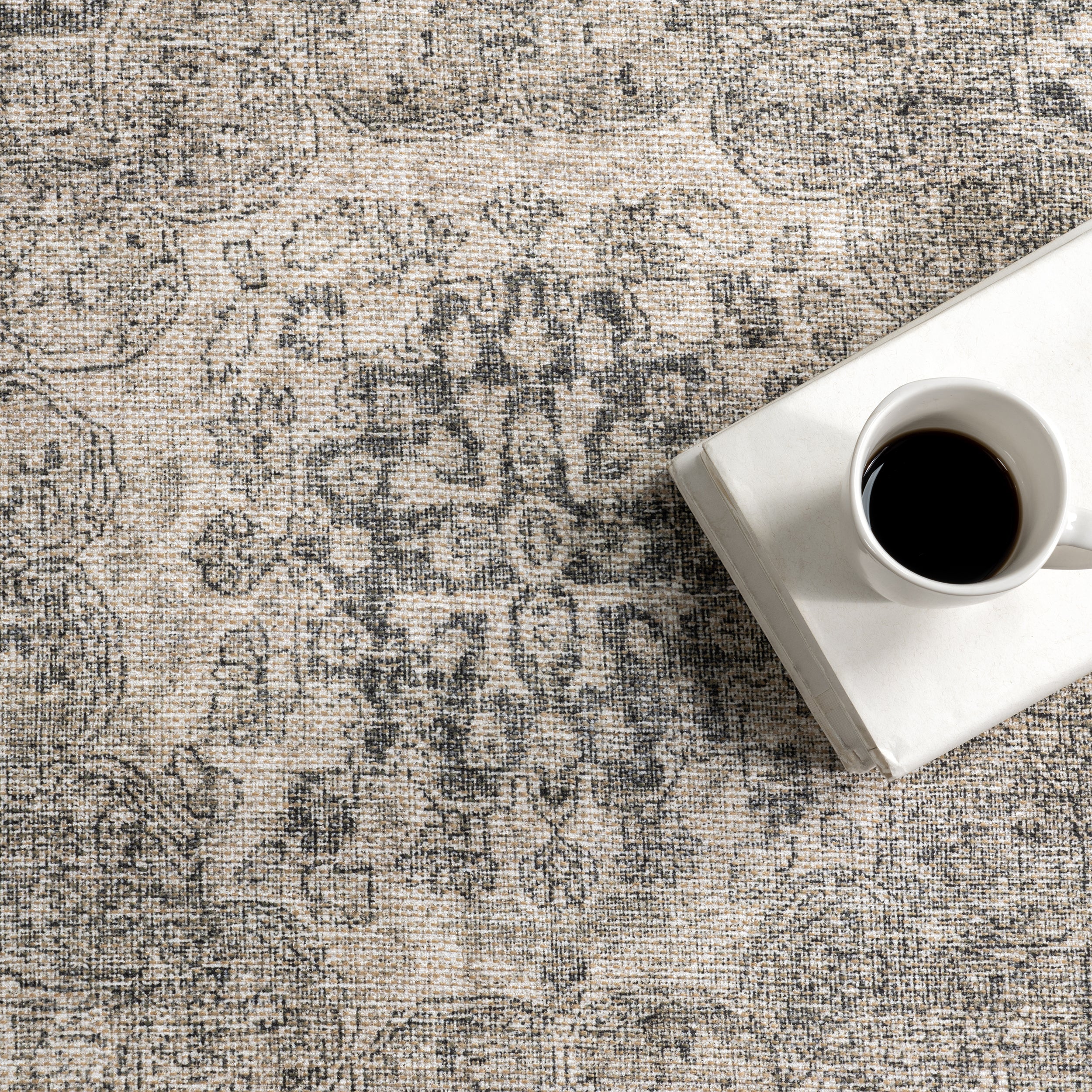 Hillstone Collection Agnetha Traditional Vintage Medallion Area Rug - Image 7