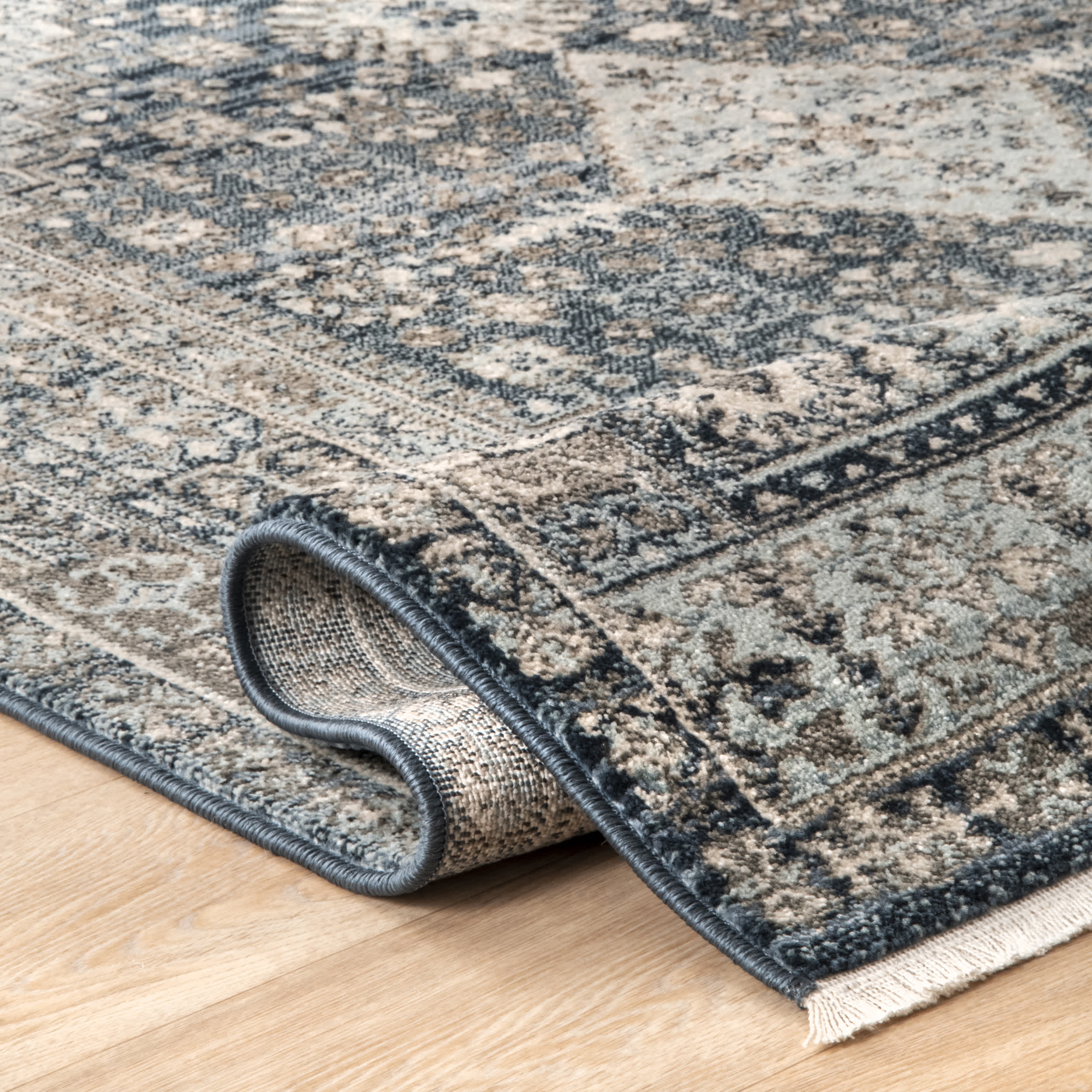 Vintage Melani Medallion Fringe Area Rug - Image 4