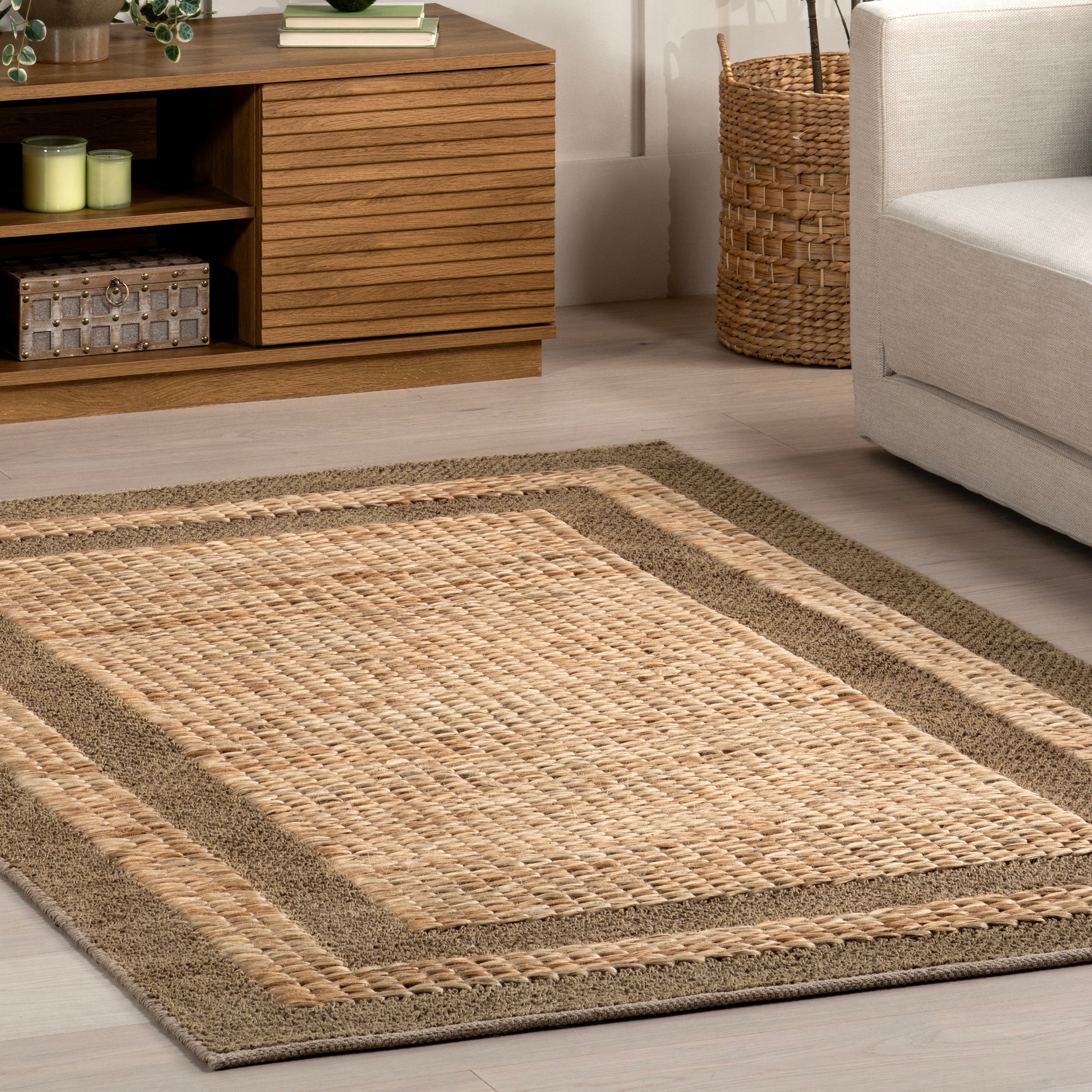 Linnett Farmhouse Bordered Jute Area Rug - Image 9